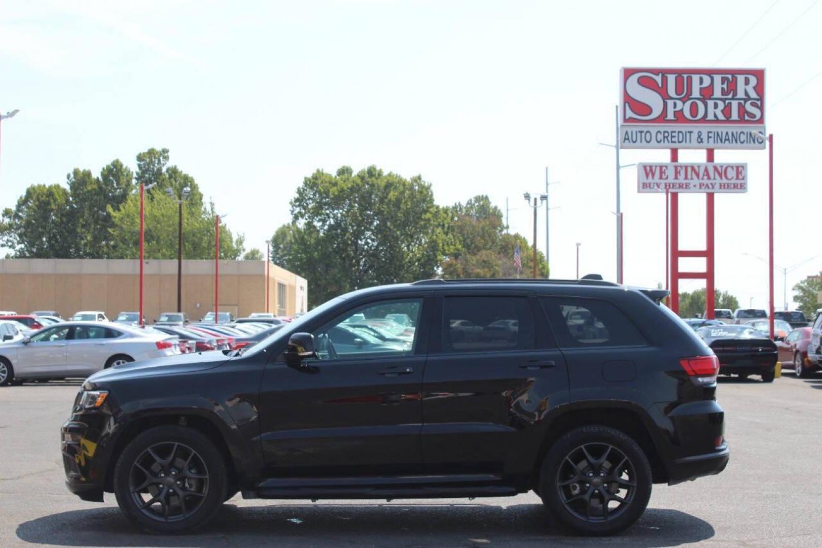 2019 Black Jeep Grand Cherokee Limited 4WD (1C4RJFBG1KC) with an 3.6L V6 DOHC 24V engine, 8A transmission, located at 4301 NW 39th , Oklahoma City, OK, 73112, (405) 949-5600, 35.512135, -97.598671 - NO DRIVERS LICENCE NO-FULL COVERAGE INSURANCE-NO CREDIT CHECK. COME ON OVER TO SUPERSPORTS AND TAKE A LOOK AND TEST DRIVE. PLEASE GIVE US A CALL AT (405) 949-5600. NO LICENSIA DE MANEJAR- NO SEGURO DE COBERTURA TOTAL- NO VERIFICACCION DE CREDITO. POR FAVOR VENGAN A SUPERSPORTS, ECHE UN - Photo#6