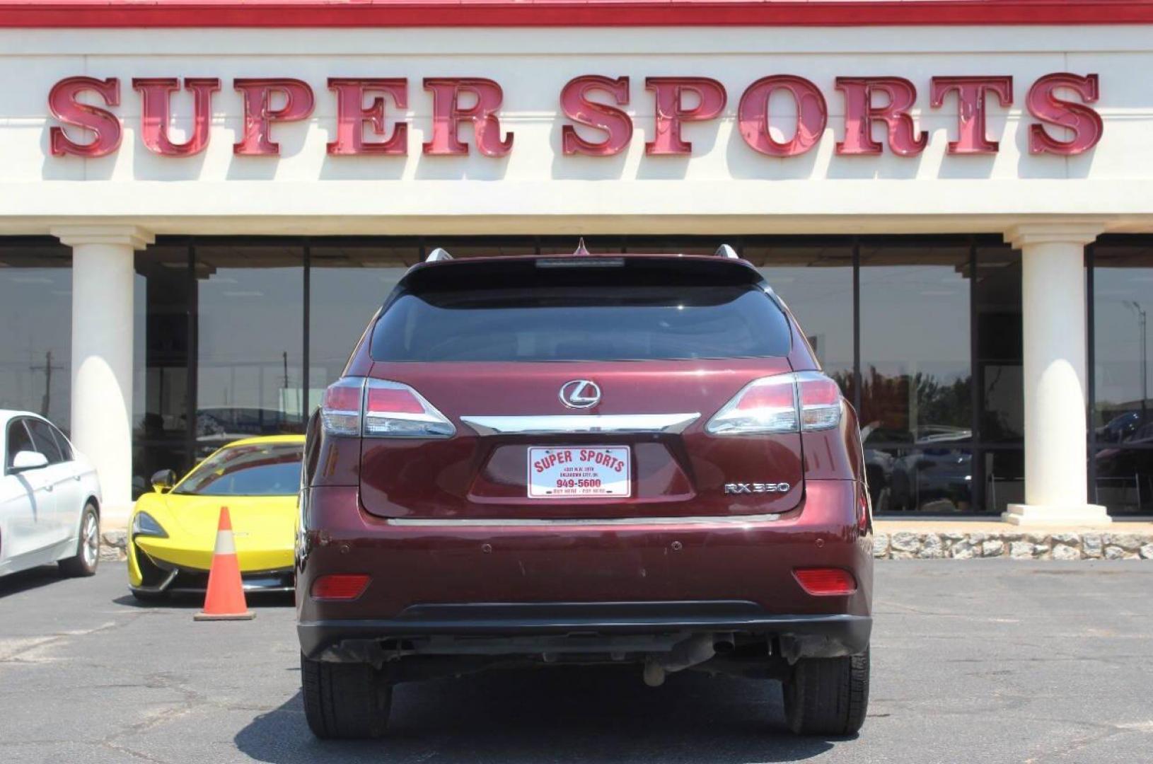 2015 Burgundy Lexus RX 350 FWD (2T2ZK1BA3FC) with an 3.5L V6 DOHC 24V engine, 6-Speed Automatic transmission, located at 4301 NW 39th , Oklahoma City, OK, 73112, (405) 949-5600, 35.512135, -97.598671 - NO DRIVERS LICENCE NO-FULL COVERAGE INSURANCE-NO CREDIT CHECK. COME ON OVER TO SUPERSPORTS AND TAKE A LOOK AND TEST DRIVE. PLEASE GIVE US A CALL AT (405) 949-5600. NO LICENSIA DE MANEJAR- NO SEGURO DE COBERTURA TOTAL- NO VERIFICACCION DE CREDITO. POR FAVOR VENGAN A SUPERSPORTS, ECHE UN - Photo#4