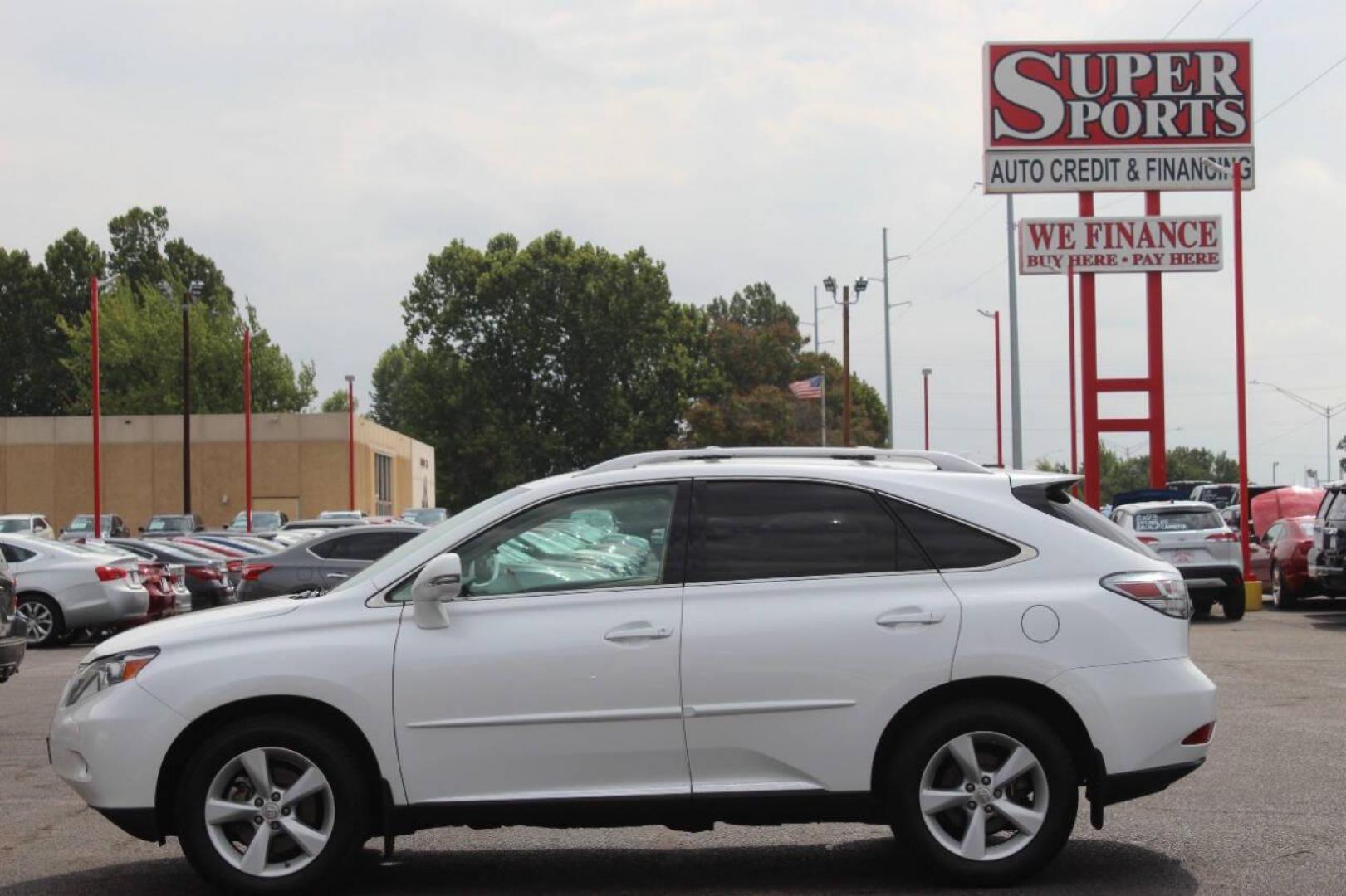 2012 White Lexus RX 350 AWD (2T2BK1BA9CC) with an 3.5L V6 DOHC 24V engine, 5-Speed Automatic transmission, located at 4301 NW 39th , Oklahoma City, OK, 73112, (405) 949-5600, 35.512135, -97.598671 - NO DRIVERS LICENCE NO-FULL COVERAGE INSURANCE-NO CREDIT CHECK. COME ON OVER TO SUPERSPORTS AND TAKE A LOOK AND TEST DRIVE. PLEASE GIVE US A CALL AT (405) 949-5600. NO LICENSIA DE MANEJAR- NO SEGURO DE COBERTURA TOTAL- NO VERIFICACCION DE CREDITO. POR FAVOR VENGAN A SUPERSPORTS, ECHE UN - Photo#6