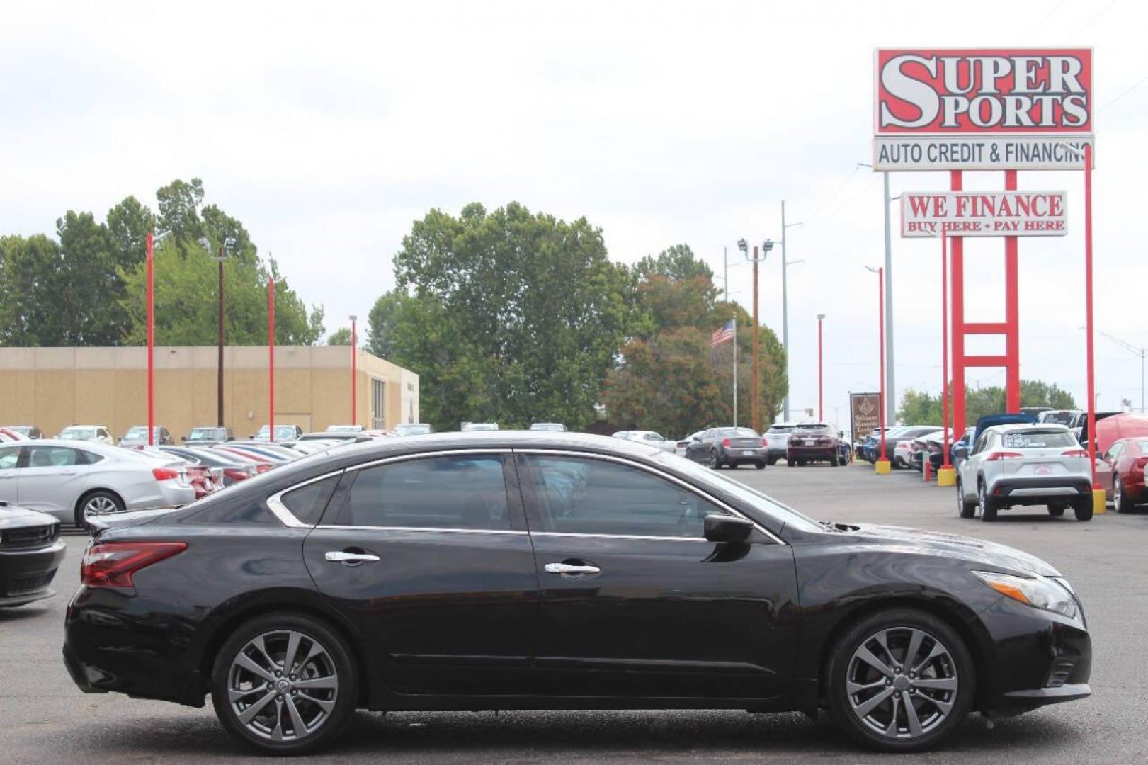 2018 Black Nissan Altima 2.5 (1N4AL3AP0JC) with an 2.5L L4 DOHC 16V engine, CVT transmission, located at 4301 NW 39th , Oklahoma City, OK, 73112, (405) 949-5600, 35.512135, -97.598671 - NO DRIVERS LICENCE NO-FULL COVERAGE INSURANCE-NO CREDIT CHECK. COME ON OVER TO SUPERSPORTS AND TAKE A LOOK AND TEST DRIVE. PLEASE GIVE US A CALL AT (405) 949-5600. NO LICENSIA DE MANEJAR- NO SEGURO DE COBERTURA TOTAL- NO VERIFICACCION DE CREDITO. POR FAVOR VENGAN A SUPERSPORTS, ECHE UN - Photo#3