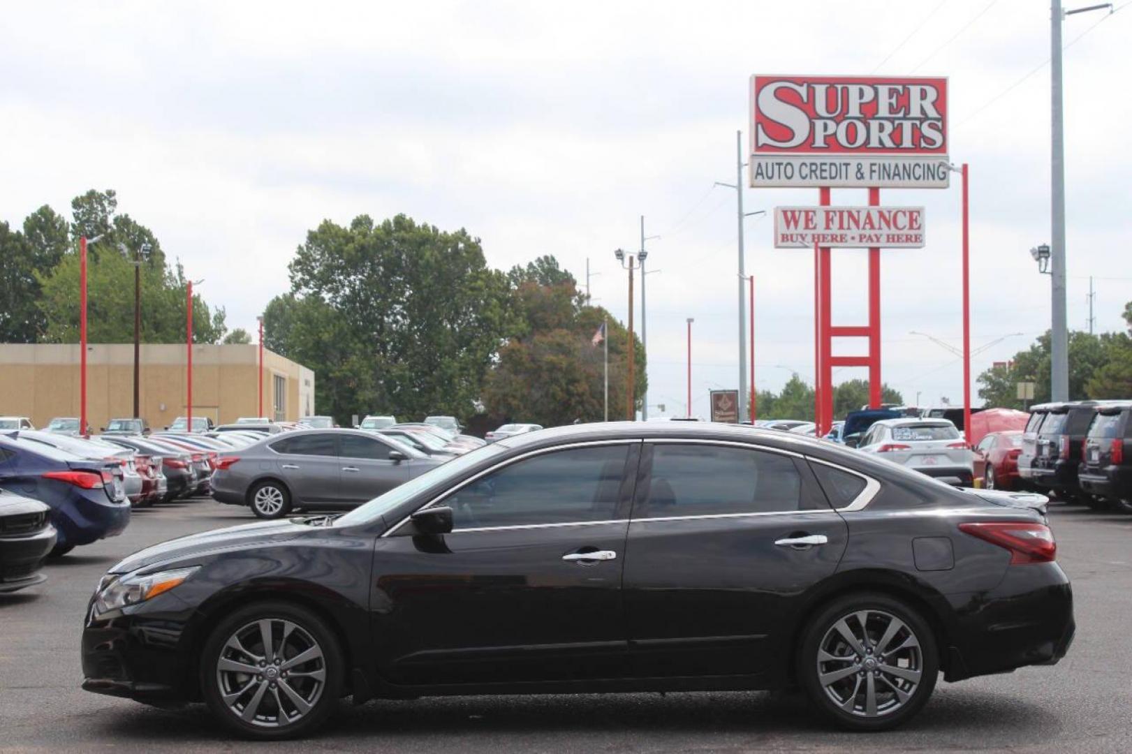 2018 Black Nissan Altima 2.5 (1N4AL3AP0JC) with an 2.5L L4 DOHC 16V engine, CVT transmission, located at 4301 NW 39th , Oklahoma City, OK, 73112, (405) 949-5600, 35.512135, -97.598671 - NO DRIVERS LICENCE NO-FULL COVERAGE INSURANCE-NO CREDIT CHECK. COME ON OVER TO SUPERSPORTS AND TAKE A LOOK AND TEST DRIVE. PLEASE GIVE US A CALL AT (405) 949-5600. NO LICENSIA DE MANEJAR- NO SEGURO DE COBERTURA TOTAL- NO VERIFICACCION DE CREDITO. POR FAVOR VENGAN A SUPERSPORTS, ECHE UN - Photo#6