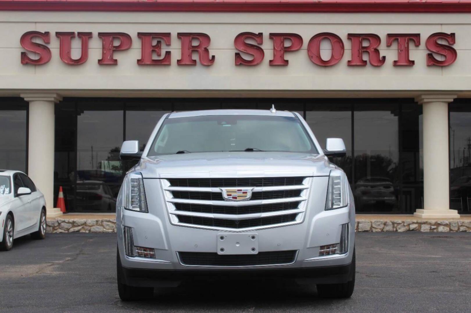 2016 Gray Cadillac Escalade Luxury 2WD (1GYS3BKJ0GR) with an 6.2L V8 OHV 16V FFV engine, 6A transmission, located at 4301 NW 39th , Oklahoma City, OK, 73112, (405) 949-5600, 35.512135, -97.598671 - NO DRIVERS LICENCE NO-FULL COVERAGE INSURANCE-NO CREDIT CHECK. COME ON OVER TO SUPERSPORTS AND TAKE A LOOK AND TEST DRIVE. PLEASE GIVE US A CALL AT (405) 949-5600. NO LICENSIA DE MANEJAR- NO SEGURO DE COBERTURA TOTAL- NO VERIFICACCION DE CREDITO. POR FAVOR VENGAN A SUPERSPORTS, ECHE UN - Photo#2