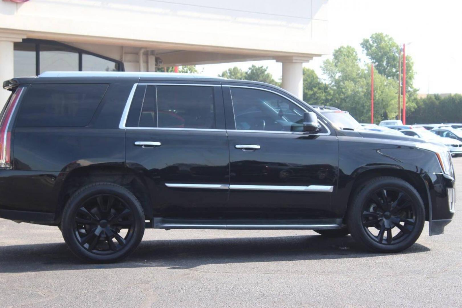 2016 Black Cadillac Escalade Luxury 2WD (1GYS3BKJ4GR) with an 6.2L V8 OHV 16V FFV engine, 6A transmission, located at 4301 NW 39th , Oklahoma City, OK, 73112, (405) 949-5600, 35.512135, -97.598671 - NO DRIVERS LICENCE NO-FULL COVERAGE INSURANCE-NO CREDIT CHECK. COME ON OVER TO SUPERSPORTS AND TAKE A LOOK AND TEST DRIVE. PLEASE GIVE US A CALL AT (405) 949-5600. NO LICENSIA DE MANEJAR- NO SEGURO DE COBERTURA TOTAL- NO VERIFICACCION DE CREDITO. POR FAVOR VENGAN A SUPERSPORTS, ECHE UN - Photo#2