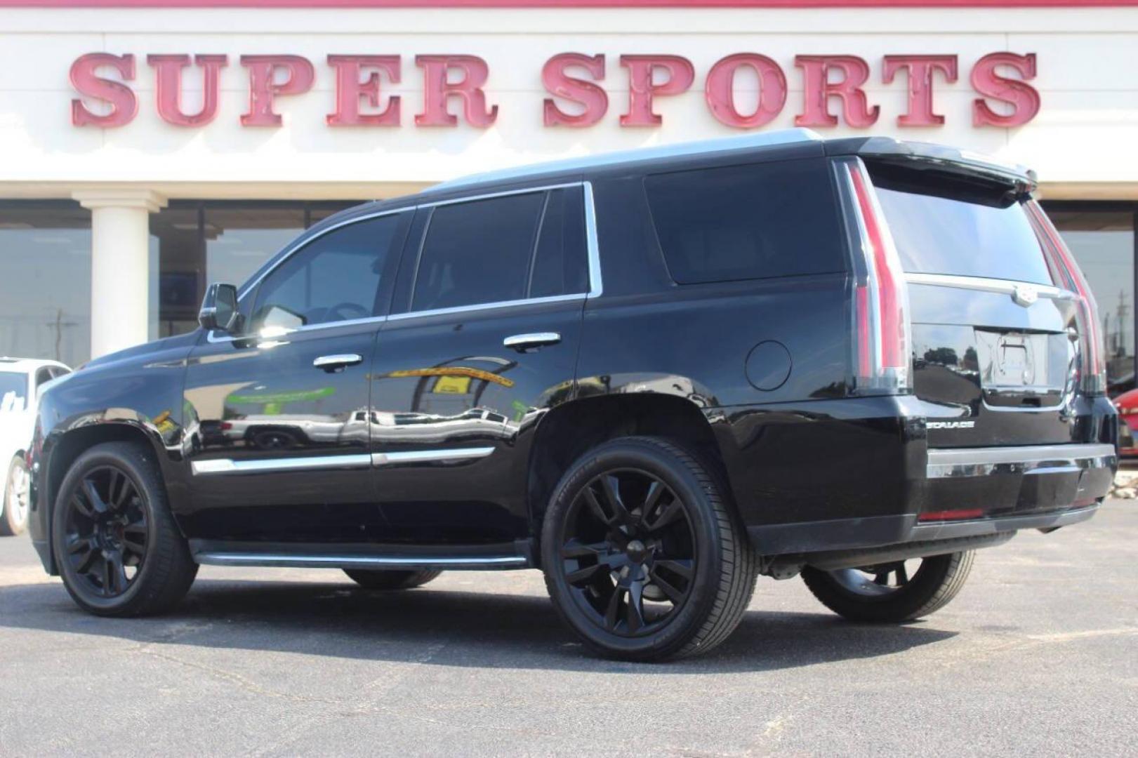 2016 Black Cadillac Escalade Luxury 2WD (1GYS3BKJ4GR) with an 6.2L V8 OHV 16V FFV engine, 6A transmission, located at 4301 NW 39th , Oklahoma City, OK, 73112, (405) 949-5600, 35.512135, -97.598671 - NO DRIVERS LICENCE NO-FULL COVERAGE INSURANCE-NO CREDIT CHECK. COME ON OVER TO SUPERSPORTS AND TAKE A LOOK AND TEST DRIVE. PLEASE GIVE US A CALL AT (405) 949-5600. NO LICENSIA DE MANEJAR- NO SEGURO DE COBERTURA TOTAL- NO VERIFICACCION DE CREDITO. POR FAVOR VENGAN A SUPERSPORTS, ECHE UN - Photo#5