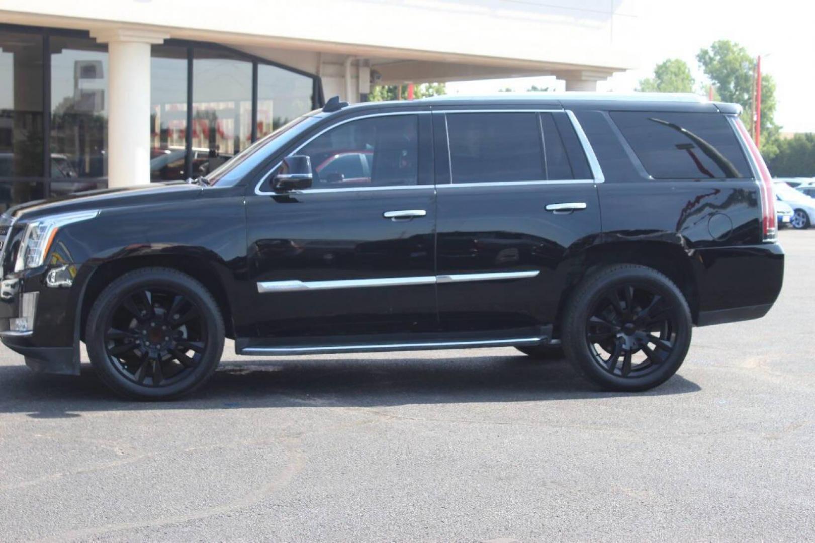 2016 Black Cadillac Escalade Luxury 2WD (1GYS3BKJ4GR) with an 6.2L V8 OHV 16V FFV engine, 6A transmission, located at 4301 NW 39th , Oklahoma City, OK, 73112, (405) 949-5600, 35.512135, -97.598671 - NO DRIVERS LICENCE NO-FULL COVERAGE INSURANCE-NO CREDIT CHECK. COME ON OVER TO SUPERSPORTS AND TAKE A LOOK AND TEST DRIVE. PLEASE GIVE US A CALL AT (405) 949-5600. NO LICENSIA DE MANEJAR- NO SEGURO DE COBERTURA TOTAL- NO VERIFICACCION DE CREDITO. POR FAVOR VENGAN A SUPERSPORTS, ECHE UN - Photo#6