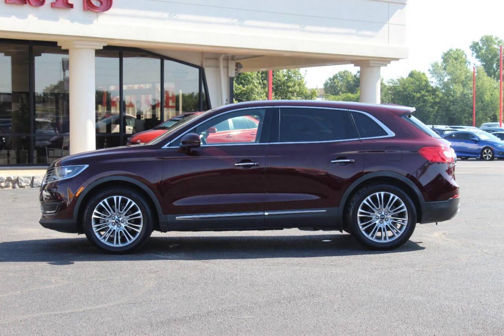 2018 Burgundy Lincoln MKX Reserve (2LMPJ6LP2JB) with an 2.7L V6 DOHC 24V engine, 6A transmission, located at 4301 NW 39th , Oklahoma City, OK, 73112, (405) 949-5600, 35.512135, -97.598671 - NO DRIVERS LICENCE NO-FULL COVERAGE INSURANCE-NO CREDIT CHECK. COME ON OVER TO SUPERSPORTS AND TAKE A LOOK AND TEST DRIVE. PLEASE GIVE US A CALL AT (405) 949-5600. NO LICENSIA DE MANEJAR- NO SEGURO DE COBERTURA TOTAL- NO VERIFICACCION DE CREDITO. POR FAVOR VENGAN A SUPERSPORTS, ECHE UN - Photo#5