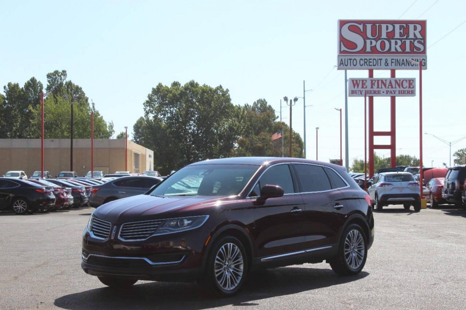 2018 Burgundy Lincoln MKX Reserve (2LMPJ6LP2JB) with an 2.7L V6 DOHC 24V engine, 6A transmission, located at 4301 NW 39th , Oklahoma City, OK, 73112, (405) 949-5600, 35.512135, -97.598671 - NO DRIVERS LICENCE NO-FULL COVERAGE INSURANCE-NO CREDIT CHECK. COME ON OVER TO SUPERSPORTS AND TAKE A LOOK AND TEST DRIVE. PLEASE GIVE US A CALL AT (405) 949-5600. NO LICENSIA DE MANEJAR- NO SEGURO DE COBERTURA TOTAL- NO VERIFICACCION DE CREDITO. POR FAVOR VENGAN A SUPERSPORTS, ECHE UN - Photo#6