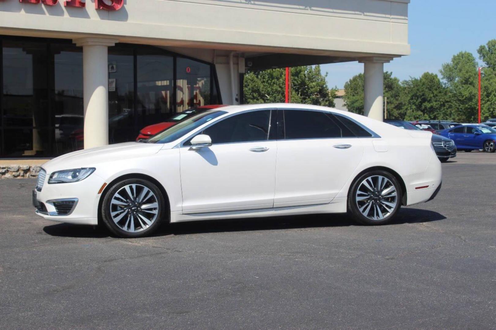 2020 White Lincoln MKZ Reserve II (3LN6L5E98LR) with an 2.0L L4 DOHC 16V engine, 6A transmission, located at 4301 NW 39th , Oklahoma City, OK, 73112, (405) 949-5600, 35.512135, -97.598671 - NO DRIVERS LICENCE NO-FULL COVERAGE INSURANCE-NO CREDIT CHECK. COME ON OVER TO SUPERSPORTS AND TAKE A LOOK AND TEST DRIVE. PLEASE GIVE US A CALL AT (405) 949-5600. NO LICENSIA DE MANEJAR- NO SEGURO DE COBERTURA TOTAL- NO VERIFICACCION DE CREDITO. POR FAVOR VENGAN A SUPERSPORTS, ECHE UN - Photo#5