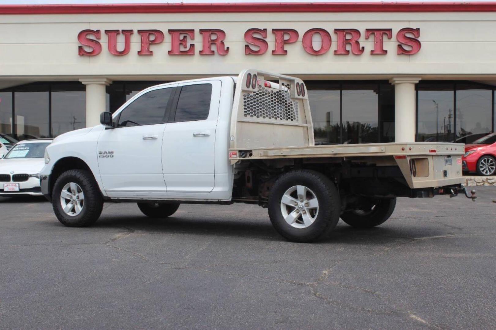 2016 White RAM 1500 (1C6RR7GG1GS) with an 3.6L V6 3.6L V6 engine, Automatic 8-Speed transmission, located at 4301 NW 39th , Oklahoma City, OK, 73112, (405) 949-5600, 35.512135, -97.598671 - NO DRIVERS LICENCE NO-FULL COVERAGE INSURANCE-NO CREDIT CHECK. COME ON OVER TO SUPERSPORTS AND TAKE A LOOK AND TEST DRIVE. PLEASE GIVE US A CALL AT (405) 949-5600. NO LICENSIA DE MANEJAR- NO SEGURO DE COBERTURA TOTAL- NO VERIFICACCION DE CREDITO. POR FAVOR VENGAN A SUPERSPORTS, ECHE UN - Photo#4