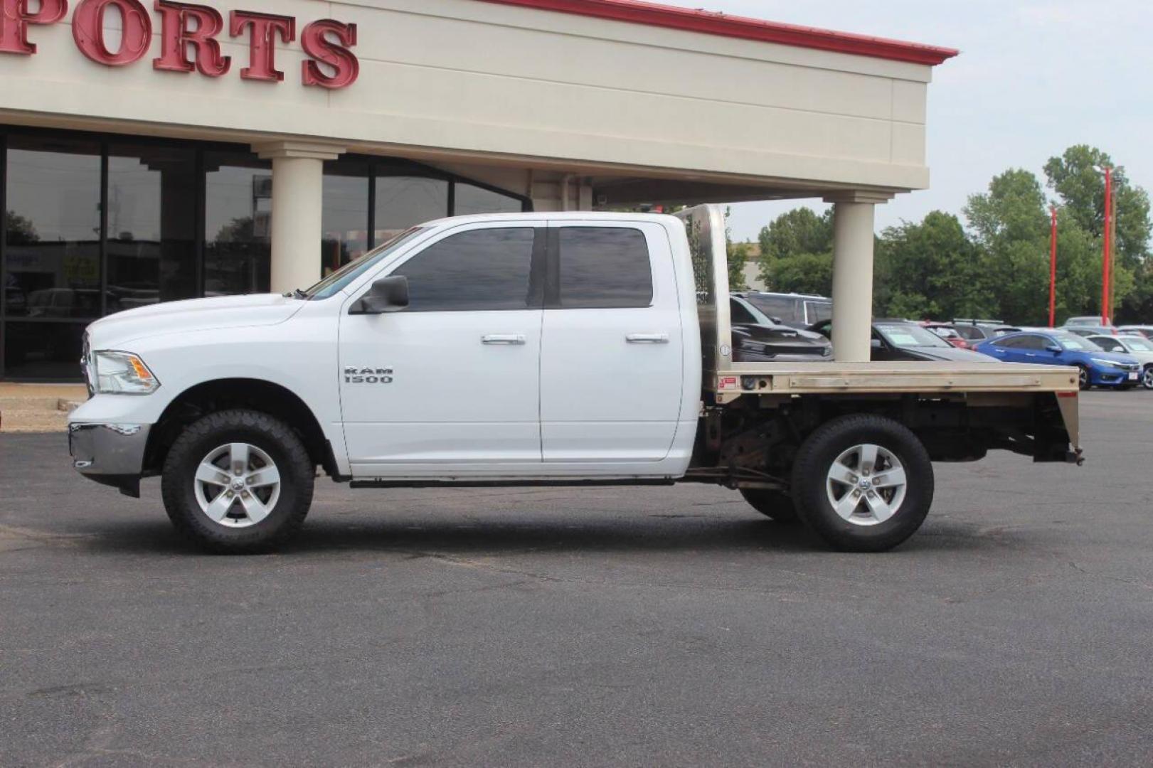 2016 White RAM 1500 (1C6RR7GG1GS) with an 3.6L V6 3.6L V6 engine, Automatic 8-Speed transmission, located at 4301 NW 39th , Oklahoma City, OK, 73112, (405) 949-5600, 35.512135, -97.598671 - NO DRIVERS LICENCE NO-FULL COVERAGE INSURANCE-NO CREDIT CHECK. COME ON OVER TO SUPERSPORTS AND TAKE A LOOK AND TEST DRIVE. PLEASE GIVE US A CALL AT (405) 949-5600. NO LICENSIA DE MANEJAR- NO SEGURO DE COBERTURA TOTAL- NO VERIFICACCION DE CREDITO. POR FAVOR VENGAN A SUPERSPORTS, ECHE UN - Photo#5