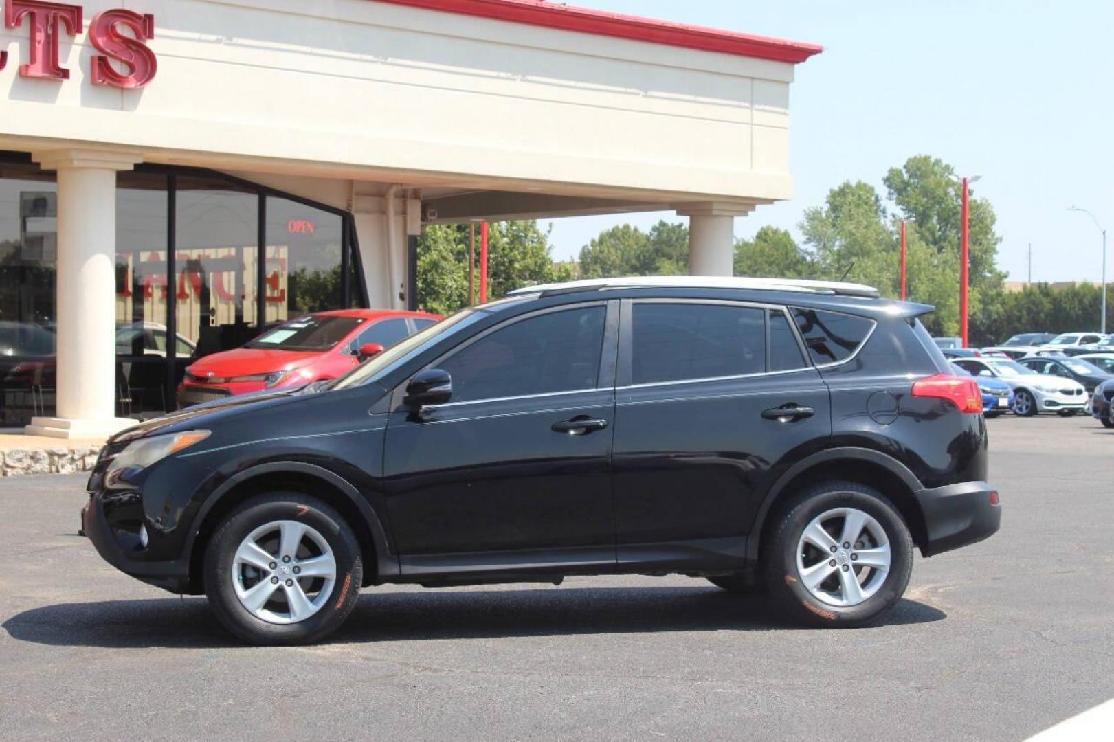 2014 Black Toyota RAV4 XLE AWD (2T3RFREV2EW) with an 2.5L L4 DOHC 16V engine, 6-Speed Automatic transmission, located at 4301 NW 39th , Oklahoma City, OK, 73112, (405) 949-5600, 35.512135, -97.598671 - NO DRIVERS LICENCE NO-FULL COVERAGE INSURANCE-NO CREDIT CHECK. COME ON OVER TO SUPERSPORTS AND TAKE A LOOK AND TEST DRIVE. PLEASE GIVE US A CALL AT (405) 949-5600. NO LICENSIA DE MANEJAR- NO SEGURO DE COBERTURA TOTAL- NO VERIFICACCION DE CREDITO. POR FAVOR VENGAN A SUPERSPORTS, ECHE UN - Photo#4