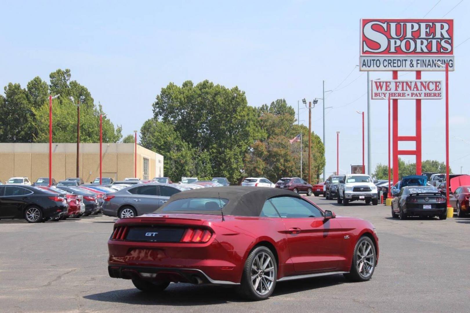 2016 Burgundy Ford Mustang GT Convertible (1FATP8FF0G5) with an 5.0L V8 DOHC 32V engine, Automatic 6-Speed transmission, located at 4301 NW 39th , Oklahoma City, OK, 73112, (405) 949-5600, 35.512135, -97.598671 - NO DRIVERS LICENCE NO-FULL COVERAGE INSURANCE-NO CREDIT CHECK. COME ON OVER TO SUPERSPORTS AND TAKE A LOOK AND TEST DRIVE. PLEASE GIVE US A CALL AT (405) 949-5600. NO LICENSIA DE MANEJAR- NO SEGURO DE COBERTURA TOTAL- NO VERIFICACCION DE CREDITO. POR FAVOR VENGAN A SUPERSPORTS, ECHE UN - Photo#4