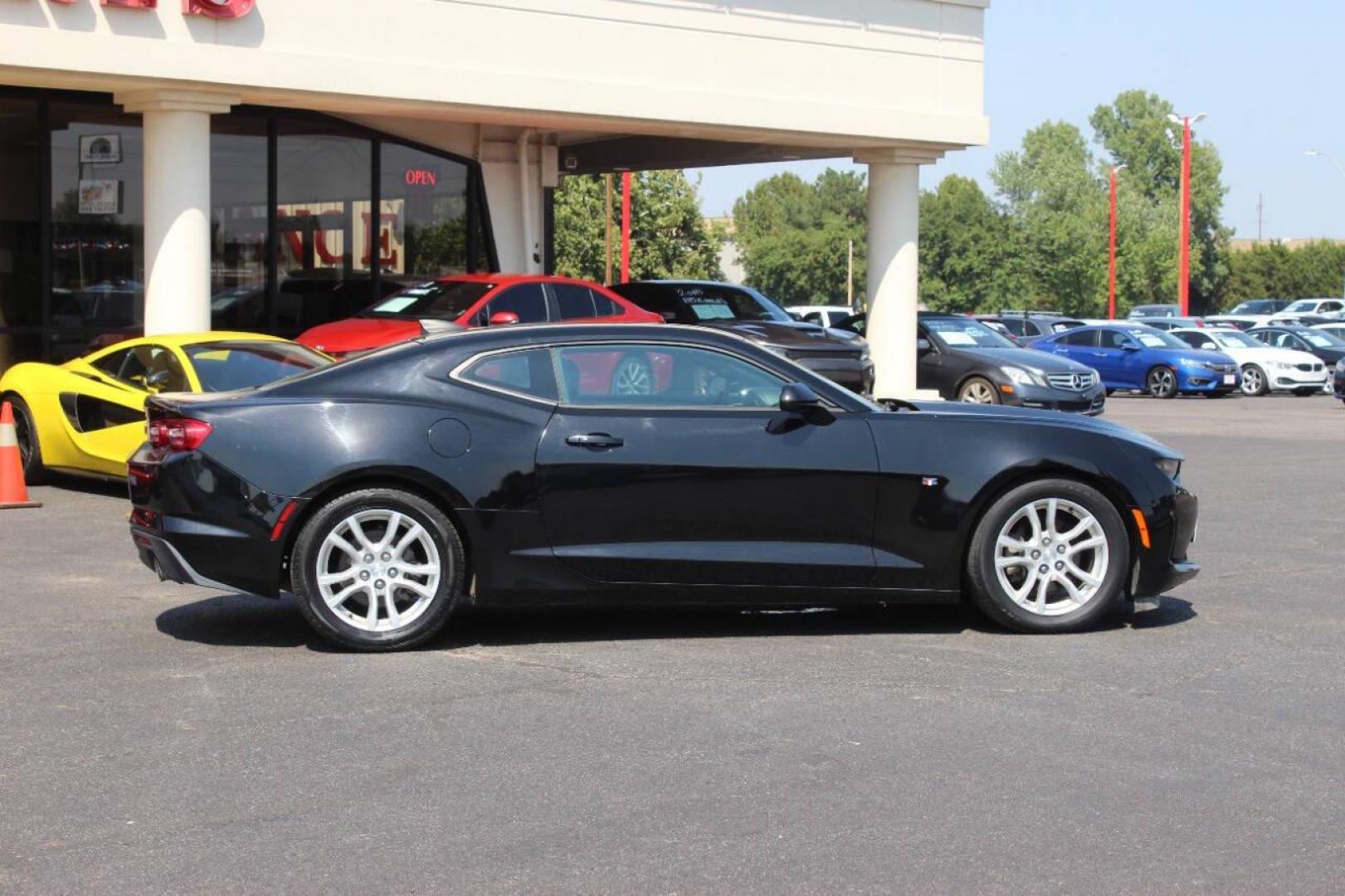 2019 Black Chevrolet Camaro 1LT Coupe (1G1FB1RX7K0) with an 2.0L L4 DOHC 16V TURBO engine, 6M transmission, located at 4301 NW 39th , Oklahoma City, OK, 73112, (405) 949-5600, 35.512135, -97.598671 - NO DRIVERS LICENCE NO-FULL COVERAGE INSURANCE-NO CREDIT CHECK. COME ON OVER TO SUPERSPORTS AND TAKE A LOOK AND TEST DRIVE. PLEASE GIVE US A CALL AT (405) 949-5600. NO LICENSIA DE MANEJAR- NO SEGURO DE COBERTURA TOTAL- NO VERIFICACCION DE CREDITO. POR FAVOR VENGAN A SUPERSPORTS, ECHE UN - Photo#2