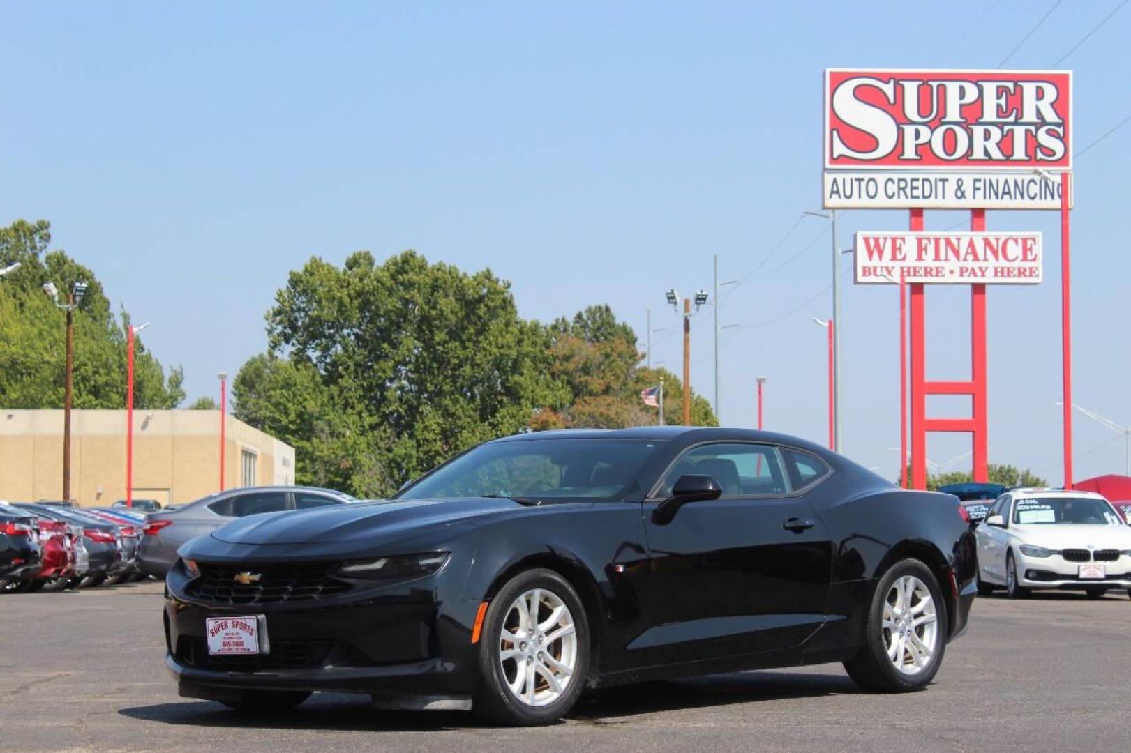 2019 Black Chevrolet Camaro 1LT Coupe (1G1FB1RX7K0) with an 2.0L L4 DOHC 16V TURBO engine, 6M transmission, located at 4301 NW 39th , Oklahoma City, OK, 73112, (405) 949-5600, 35.512135, -97.598671 - NO DRIVERS LICENCE NO-FULL COVERAGE INSURANCE-NO CREDIT CHECK. COME ON OVER TO SUPERSPORTS AND TAKE A LOOK AND TEST DRIVE. PLEASE GIVE US A CALL AT (405) 949-5600. NO LICENSIA DE MANEJAR- NO SEGURO DE COBERTURA TOTAL- NO VERIFICACCION DE CREDITO. POR FAVOR VENGAN A SUPERSPORTS, ECHE UN - Photo#6