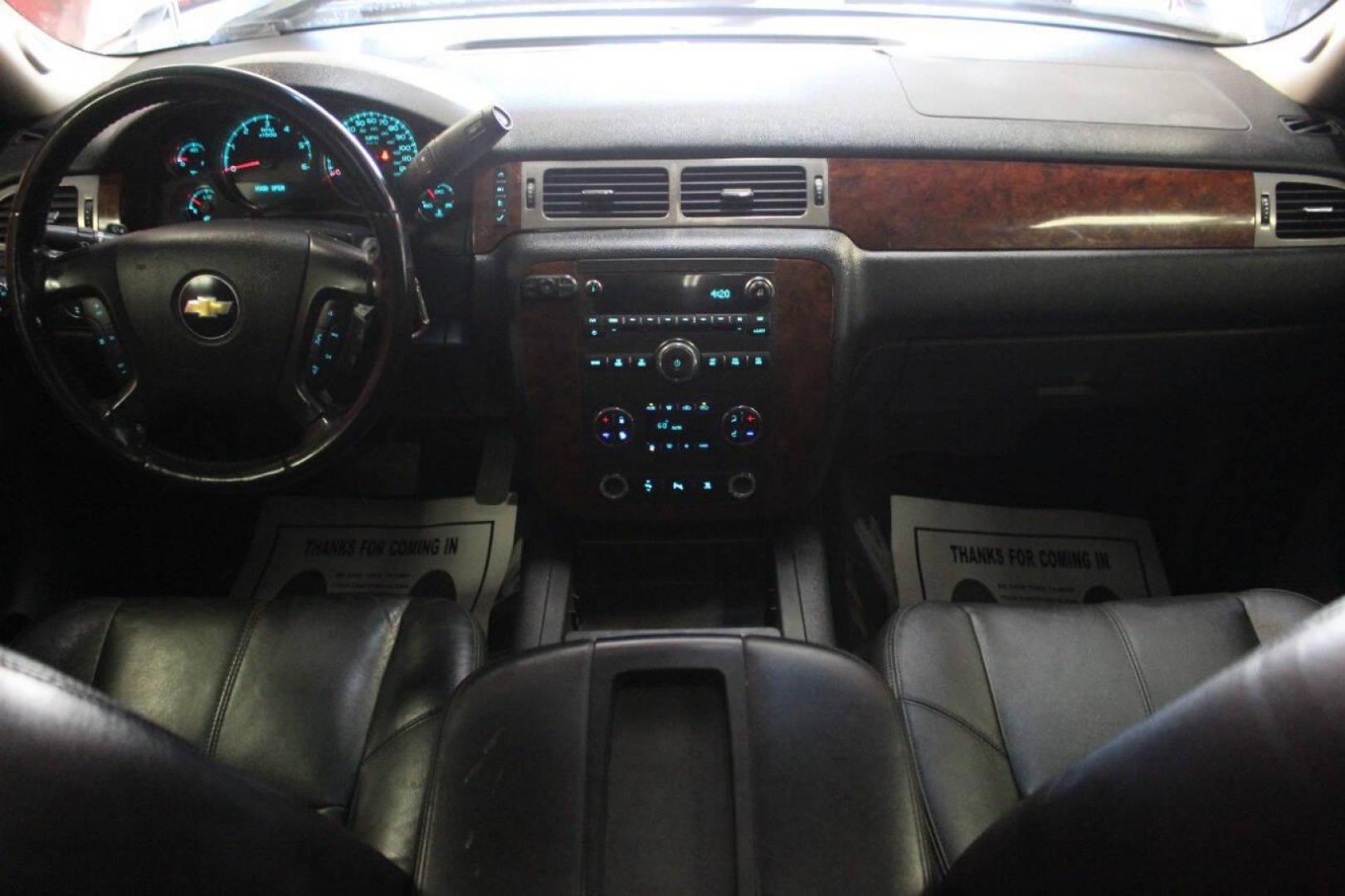 2011 White Chevrolet Silverado 1500 LTZ Ext. Cab 4WD (1GCRKTE35BZ) with an 5.3L V8 OHV 16V FFV engine, 4-Speed Automatic transmission, located at 4301 NW 39th , Oklahoma City, OK, 73112, (405) 949-5600, 35.512135, -97.598671 - NO DRIVERS LICENCE NO-FULL COVERAGE INSURANCE-NO CREDIT CHECK. COME ON OVER TO SUPERSPORTS AND TAKE A LOOK AND TEST DRIVE. PLEASE GIVE US A CALL AT (405) 949-5600. NO LICENSIA DE MANEJAR- NO SEGURO DE COBERTURA TOTAL- NO VERIFICACCION DE CREDITO. POR FAVOR VENGAN A SUPERSPORTS, ECHE UN - Photo#16