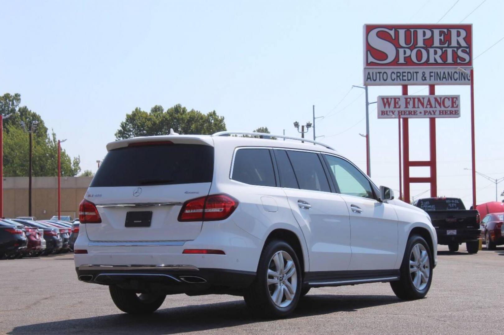 2017 White Mercedes-Benz GL-Class GL450 4MATIC (4JGDF6EE9HA) with an 3.0L V6 DOHC 24V TURBO DIESEL engine, 7A transmission, located at 4301 NW 39th , Oklahoma City, OK, 73112, (405) 949-5600, 35.512135, -97.598671 - NO DRIVERS LICENCE NO-FULL COVERAGE INSURANCE-NO CREDIT CHECK. COME ON OVER TO SUPERSPORTS AND TAKE A LOOK AND TEST DRIVE. PLEASE GIVE US A CALL AT (405) 949-5600. NO LICENSIA DE MANEJAR- NO SEGURO DE COBERTURA TOTAL- NO VERIFICACCION DE CREDITO. POR FAVOR VENGAN A SUPERSPORTS, ECHE UN - Photo#3