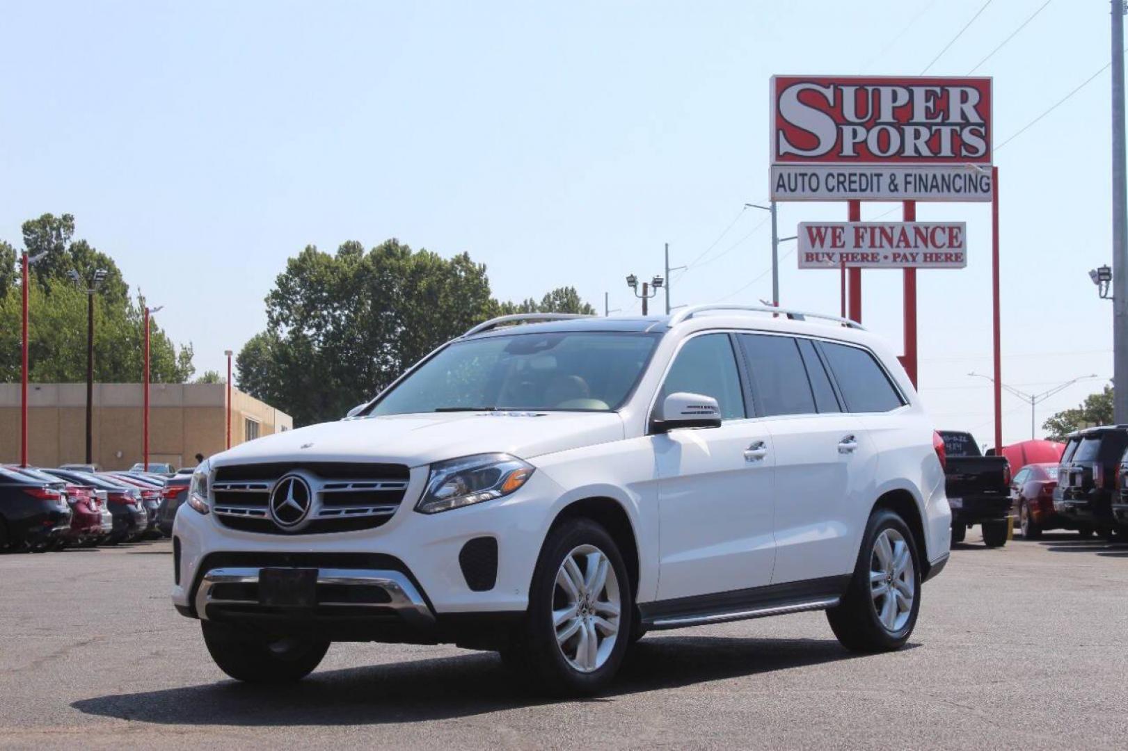 2017 White Mercedes-Benz GL-Class GL450 4MATIC (4JGDF6EE9HA) with an 3.0L V6 DOHC 24V TURBO DIESEL engine, 7A transmission, located at 4301 NW 39th , Oklahoma City, OK, 73112, (405) 949-5600, 35.512135, -97.598671 - NO DRIVERS LICENCE NO-FULL COVERAGE INSURANCE-NO CREDIT CHECK. COME ON OVER TO SUPERSPORTS AND TAKE A LOOK AND TEST DRIVE. PLEASE GIVE US A CALL AT (405) 949-5600. NO LICENSIA DE MANEJAR- NO SEGURO DE COBERTURA TOTAL- NO VERIFICACCION DE CREDITO. POR FAVOR VENGAN A SUPERSPORTS, ECHE UN - Photo#6