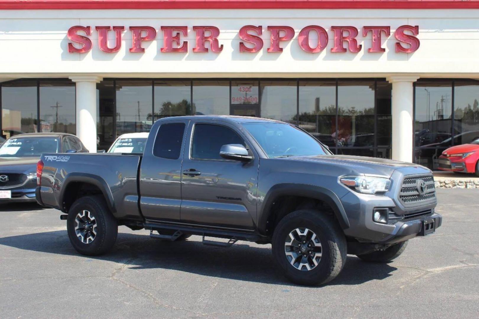 2016 Gray Toyota Tacoma SR5 Access Cab V6 6AT 4WD (5TFSZ5AN0GX) with an 3.5L V6 DOHC 24V engine, 5A transmission, located at 4301 NW 39th , Oklahoma City, OK, 73112, (405) 949-5600, 35.512135, -97.598671 - NO DRIVERS LICENCE NO-FULL COVERAGE INSURANCE-NO CREDIT CHECK. COME ON OVER TO SUPERSPORTS AND TAKE A LOOK AND TEST DRIVE. PLEASE GIVE US A CALL AT (405) 949-5600. NO LICENSIA DE MANEJAR- NO SEGURO DE COBERTURA TOTAL- NO VERIFICACCION DE CREDITO. POR FAVOR VENGAN A SUPERSPORTS, ECHE UN - Photo#0