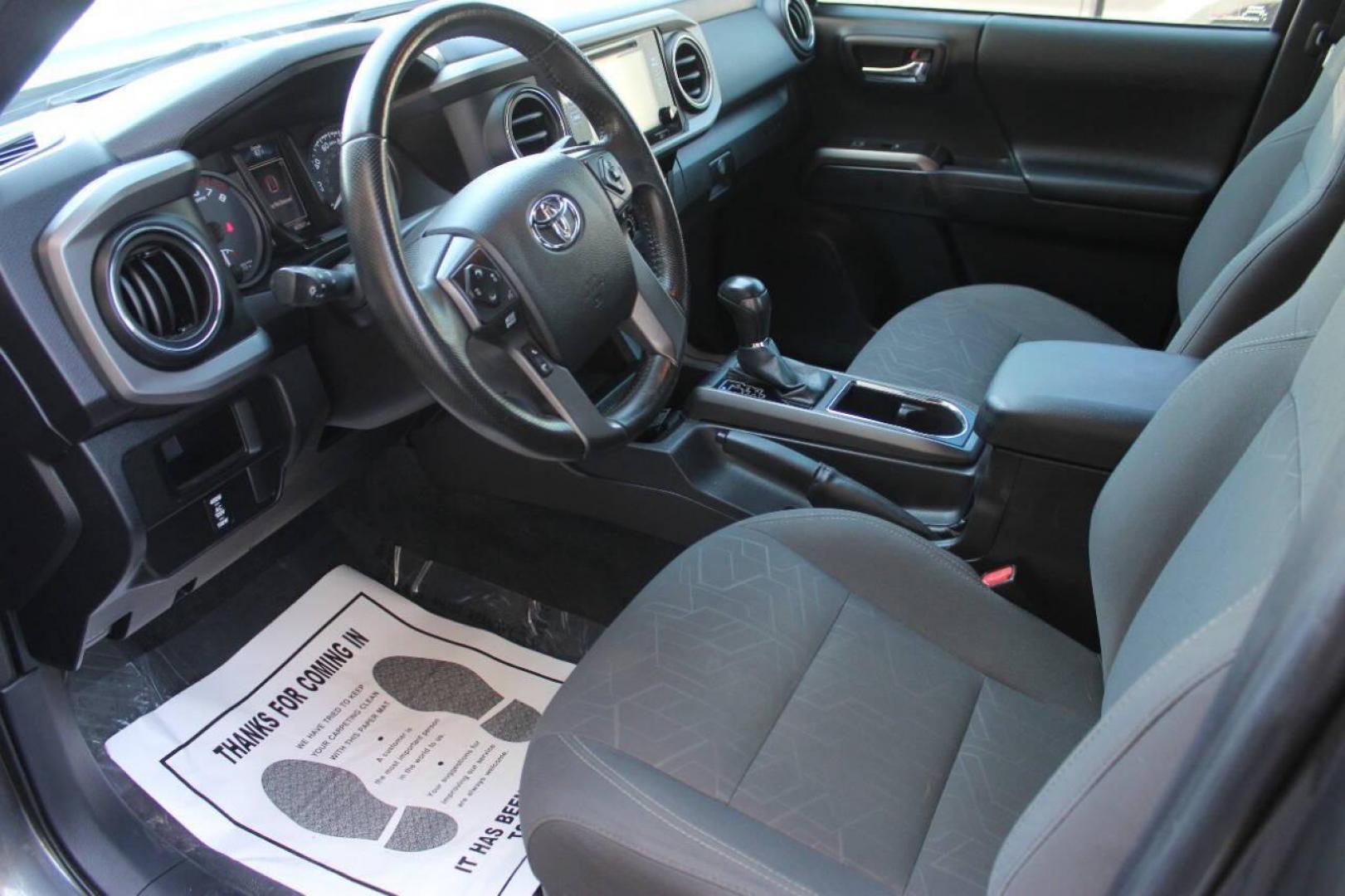 2016 Gray Toyota Tacoma SR5 Access Cab V6 6AT 4WD (5TFSZ5AN0GX) with an 3.5L V6 DOHC 24V engine, 5A transmission, located at 4301 NW 39th , Oklahoma City, OK, 73112, (405) 949-5600, 35.512135, -97.598671 - NO DRIVERS LICENCE NO-FULL COVERAGE INSURANCE-NO CREDIT CHECK. COME ON OVER TO SUPERSPORTS AND TAKE A LOOK AND TEST DRIVE. PLEASE GIVE US A CALL AT (405) 949-5600. NO LICENSIA DE MANEJAR- NO SEGURO DE COBERTURA TOTAL- NO VERIFICACCION DE CREDITO. POR FAVOR VENGAN A SUPERSPORTS, ECHE UN - Photo#15