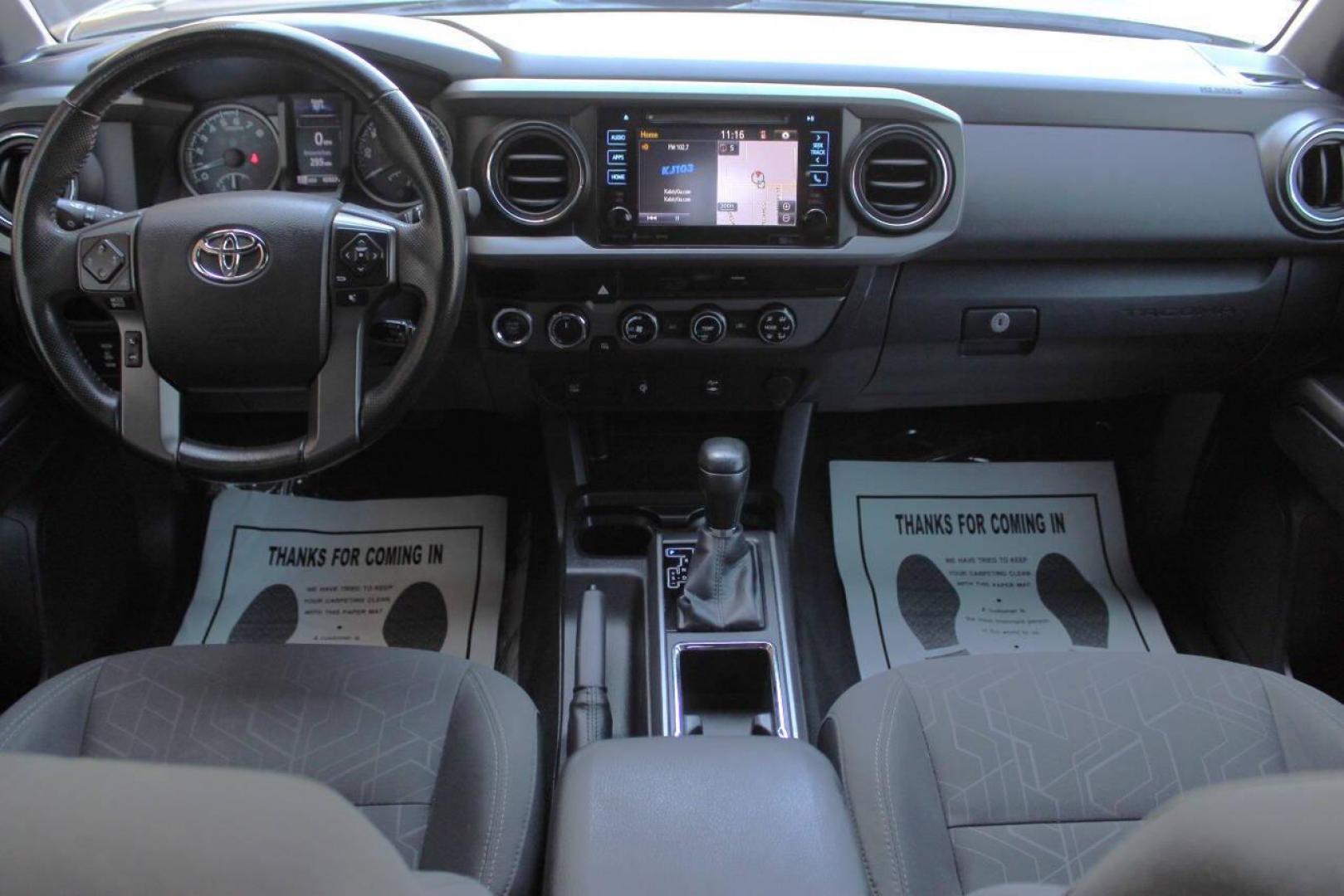 2016 Gray Toyota Tacoma SR5 Access Cab V6 6AT 4WD (5TFSZ5AN0GX) with an 3.5L V6 DOHC 24V engine, 5A transmission, located at 4301 NW 39th , Oklahoma City, OK, 73112, (405) 949-5600, 35.512135, -97.598671 - NO DRIVERS LICENCE NO-FULL COVERAGE INSURANCE-NO CREDIT CHECK. COME ON OVER TO SUPERSPORTS AND TAKE A LOOK AND TEST DRIVE. PLEASE GIVE US A CALL AT (405) 949-5600. NO LICENSIA DE MANEJAR- NO SEGURO DE COBERTURA TOTAL- NO VERIFICACCION DE CREDITO. POR FAVOR VENGAN A SUPERSPORTS, ECHE UN - Photo#17