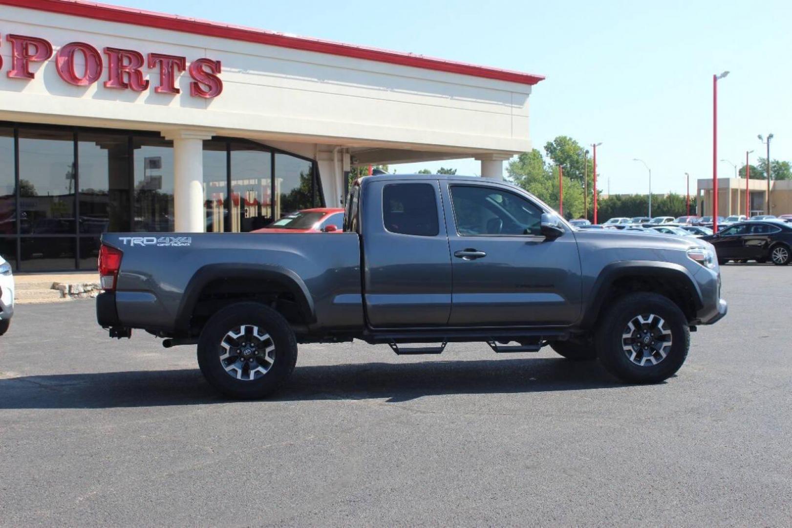 2016 Gray Toyota Tacoma SR5 Access Cab V6 6AT 4WD (5TFSZ5AN0GX) with an 3.5L V6 DOHC 24V engine, 5A transmission, located at 4301 NW 39th , Oklahoma City, OK, 73112, (405) 949-5600, 35.512135, -97.598671 - NO DRIVERS LICENCE NO-FULL COVERAGE INSURANCE-NO CREDIT CHECK. COME ON OVER TO SUPERSPORTS AND TAKE A LOOK AND TEST DRIVE. PLEASE GIVE US A CALL AT (405) 949-5600. NO LICENSIA DE MANEJAR- NO SEGURO DE COBERTURA TOTAL- NO VERIFICACCION DE CREDITO. POR FAVOR VENGAN A SUPERSPORTS, ECHE UN - Photo#2