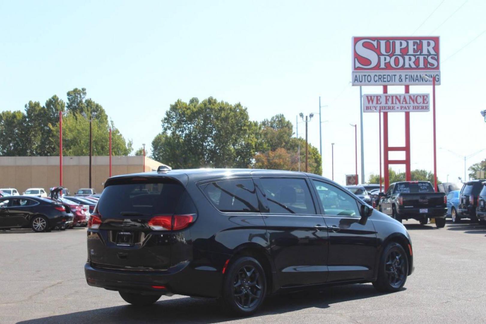 2019 Black Chrysler Pacifica Touring Plus (2C4RC1FG9KR) with an 3.6L V6 DOHC 24V engine, 9A transmission, located at 4301 NW 39th , Oklahoma City, OK, 73112, (405) 949-5600, 35.512135, -97.598671 - NO DRIVERS LICENCE NO-FULL COVERAGE INSURANCE-NO CREDIT CHECK. COME ON OVER TO SUPERSPORTS AND TAKE A LOOK AND TEST DRIVE. PLEASE GIVE US A CALL AT (405) 949-5600. NO LICENSIA DE MANEJAR- NO SEGURO DE COBERTURA TOTAL- NO VERIFICACCION DE CREDITO. POR FAVOR VENGAN A SUPERSPORTS, ECHE UN - Photo#3