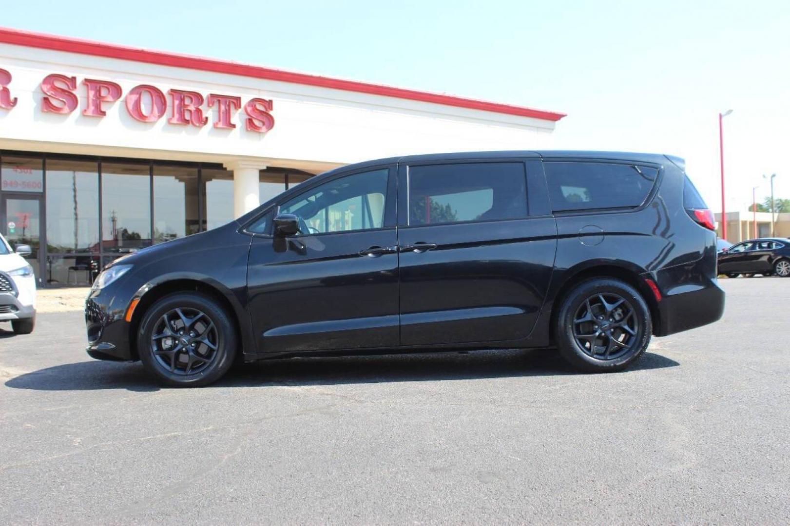 2019 Black Chrysler Pacifica Touring Plus (2C4RC1FG9KR) with an 3.6L V6 DOHC 24V engine, 9A transmission, located at 4301 NW 39th , Oklahoma City, OK, 73112, (405) 949-5600, 35.512135, -97.598671 - NO DRIVERS LICENCE NO-FULL COVERAGE INSURANCE-NO CREDIT CHECK. COME ON OVER TO SUPERSPORTS AND TAKE A LOOK AND TEST DRIVE. PLEASE GIVE US A CALL AT (405) 949-5600. NO LICENSIA DE MANEJAR- NO SEGURO DE COBERTURA TOTAL- NO VERIFICACCION DE CREDITO. POR FAVOR VENGAN A SUPERSPORTS, ECHE UN - Photo#5