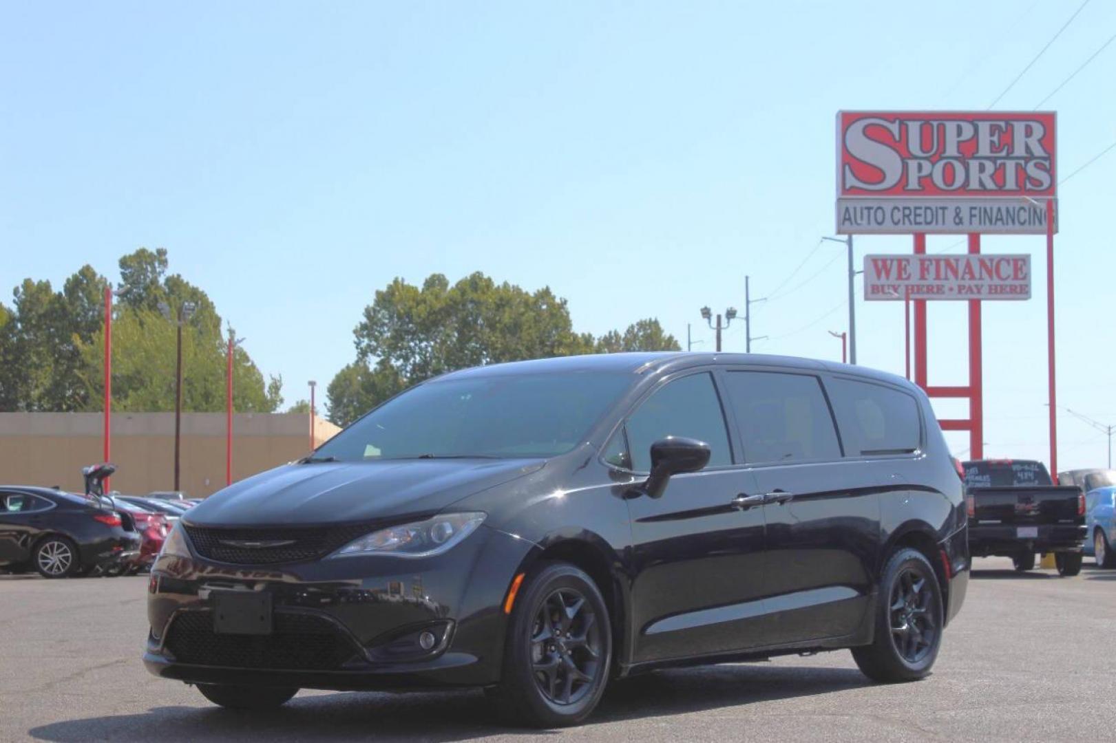 2019 Black Chrysler Pacifica Touring Plus (2C4RC1FG9KR) with an 3.6L V6 DOHC 24V engine, 9A transmission, located at 4301 NW 39th , Oklahoma City, OK, 73112, (405) 949-5600, 35.512135, -97.598671 - NO DRIVERS LICENCE NO-FULL COVERAGE INSURANCE-NO CREDIT CHECK. COME ON OVER TO SUPERSPORTS AND TAKE A LOOK AND TEST DRIVE. PLEASE GIVE US A CALL AT (405) 949-5600. NO LICENSIA DE MANEJAR- NO SEGURO DE COBERTURA TOTAL- NO VERIFICACCION DE CREDITO. POR FAVOR VENGAN A SUPERSPORTS, ECHE UN - Photo#6