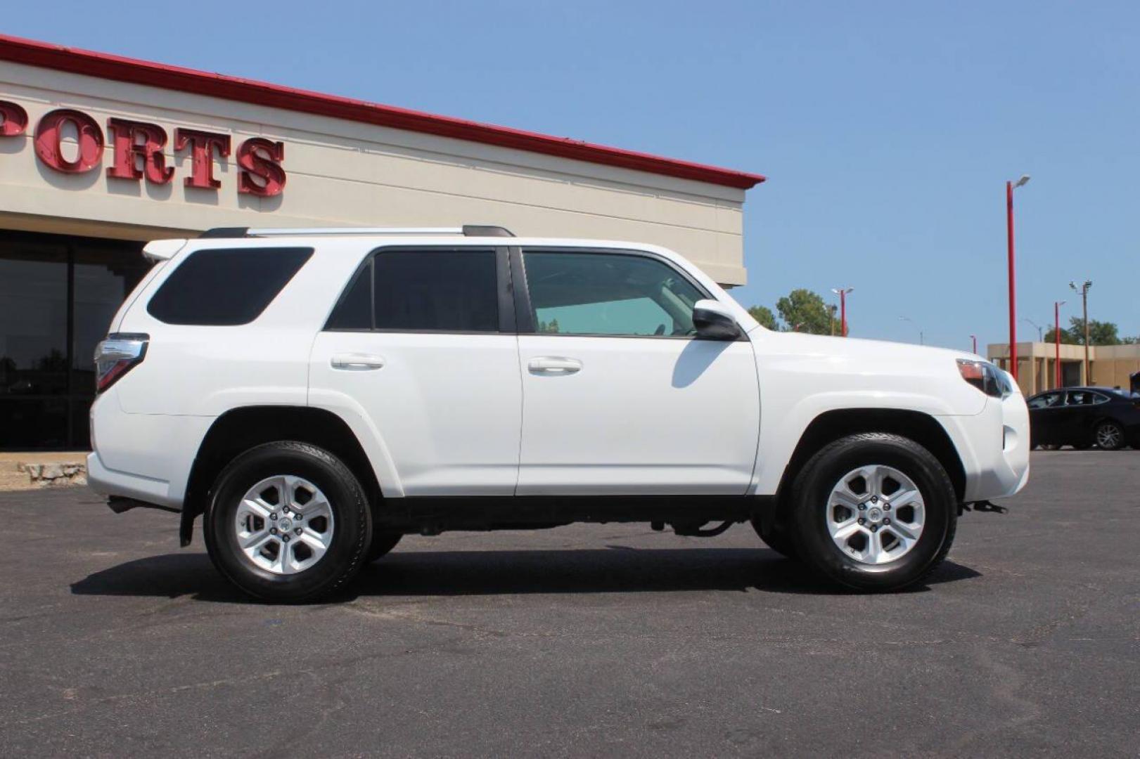 2021 White Toyota 4Runner SR5 4WD (JTEMU5JR9M5) with an 4.0L V6 DOHC 24V engine, 5A transmission, located at 4301 NW 39th , Oklahoma City, OK, 73112, (405) 949-5600, 35.512135, -97.598671 - NO DRIVERS LICENCE NO-FULL COVERAGE INSURANCE-NO CREDIT CHECK. COME ON OVER TO SUPERSPORTS AND TAKE A LOOK AND TEST DRIVE. PLEASE GIVE US A CALL AT (405) 949-5600. NO LICENSIA DE MANEJAR- NO SEGURO DE COBERTURA TOTAL- NO VERIFICACCION DE CREDITO. POR FAVOR VENGAN A SUPERSPORTS, ECHE UN - Photo#2