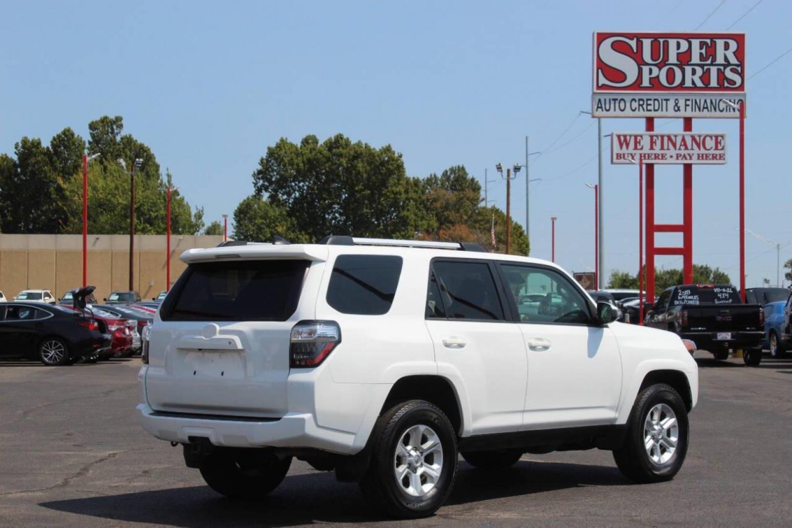 2021 White Toyota 4Runner SR5 4WD (JTEMU5JR9M5) with an 4.0L V6 DOHC 24V engine, 5A transmission, located at 4301 NW 39th , Oklahoma City, OK, 73112, (405) 949-5600, 35.512135, -97.598671 - NO DRIVERS LICENCE NO-FULL COVERAGE INSURANCE-NO CREDIT CHECK. COME ON OVER TO SUPERSPORTS AND TAKE A LOOK AND TEST DRIVE. PLEASE GIVE US A CALL AT (405) 949-5600. NO LICENSIA DE MANEJAR- NO SEGURO DE COBERTURA TOTAL- NO VERIFICACCION DE CREDITO. POR FAVOR VENGAN A SUPERSPORTS, ECHE UN - Photo#3