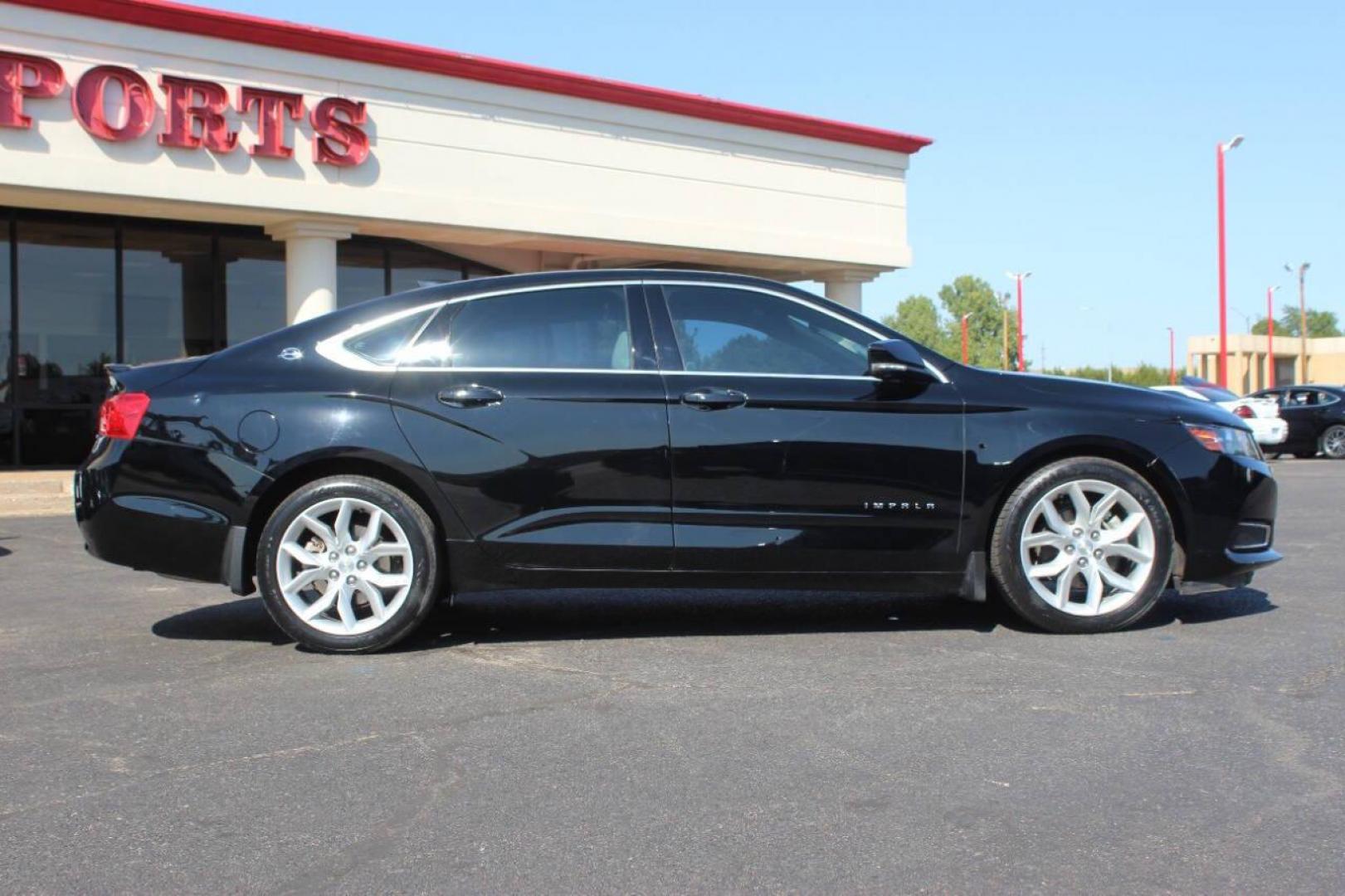 2017 Black Chevrolet Impala LT (2G1105S31H9) with an 3.6L V6 DOHC 24V engine, 6A transmission, located at 4301 NW 39th , Oklahoma City, OK, 73112, (405) 949-5600, 35.512135, -97.598671 - NO DRIVERS LICENCE NO-FULL COVERAGE INSURANCE-NO CREDIT CHECK. COME ON OVER TO SUPERSPORTS AND TAKE A LOOK AND TEST DRIVE. PLEASE GIVE US A CALL AT (405) 949-5600. NO LICENSIA DE MANEJAR- NO SEGURO DE COBERTURA TOTAL- NO VERIFICACCION DE CREDITO. POR FAVOR VENGAN A SUPERSPORTS, ECHE UN - Photo#2