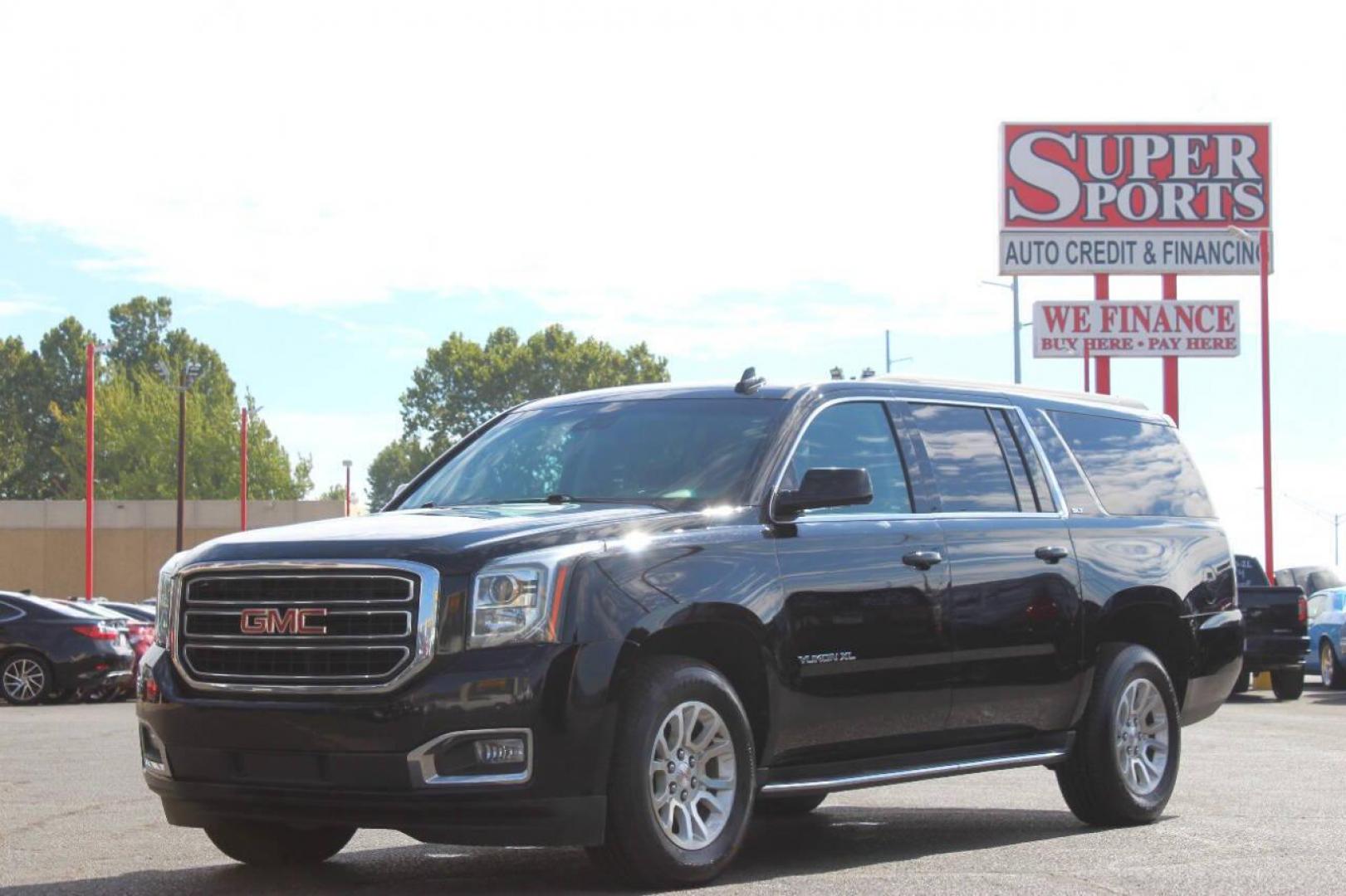 2019 Black GMC Yukon XL SLT 4WD (1GKS2GKCXKR) with an 5.3L V8 OHV 16V engine, 6A transmission, located at 4301 NW 39th , Oklahoma City, OK, 73112, (405) 949-5600, 35.512135, -97.598671 - NO DRIVERS LICENCE NO-FULL COVERAGE INSURANCE-NO CREDIT CHECK. COME ON OVER TO SUPERSPORTS AND TAKE A LOOK AND TEST DRIVE. PLEASE GIVE US A CALL AT (405) 949-5600. NO LICENSIA DE MANEJAR- NO SEGURO DE COBERTURA TOTAL- NO VERIFICACCION DE CREDITO. POR FAVOR VENGAN A SUPERSPORTS, ECHE UN - Photo#6