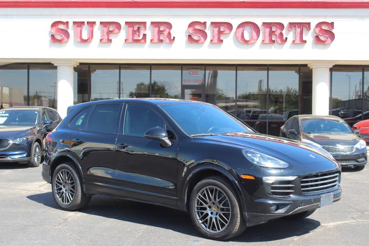 photo of 2017 Porsche Cayenne Base