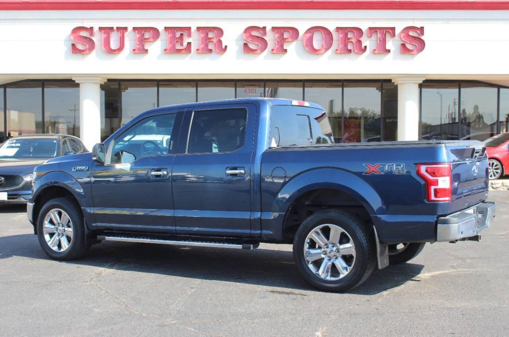 2018 Blue Ford F-150 XLT SuperCrew 5.5-ft. Bed 4WD (1FTEW1EG7JF) with an 3.5L V6 TURBO engine, 6A transmission, located at 4301 NW 39th , Oklahoma City, OK, 73112, (405) 949-5600, 35.512135, -97.598671 - NO DRIVERS LICENCE NO-FULL COVERAGE INSURANCE-NO CREDIT CHECK. COME ON OVER TO SUPERSPORTS AND TAKE A LOOK AND TEST DRIVE. PLEASE GIVE US A CALL AT (405) 949-5600. NO LICENSIA DE MANEJAR- NO SEGURO DE COBERTURA TOTAL- NO VERIFICACCION DE CREDITO. POR FAVOR VENGAN A SUPERSPORTS, ECHE UN - Photo#4