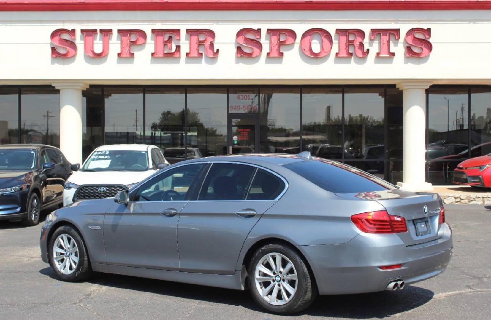 2016 Gray BMW 5-Series 528i (WBA5A5C56GG) with an 2.0L L4 DOHC 16V TURBO engine, 8A transmission, located at 4301 NW 39th , Oklahoma City, OK, 73112, (405) 949-5600, 35.512135, -97.598671 - NO DRIVERS LICENCE NO-FULL COVERAGE INSURANCE-NO CREDIT CHECK. COME ON OVER TO SUPERSPORTS AND TAKE A LOOK AND TEST DRIVE. PLEASE GIVE US A CALL AT (405) 949-5600. NO LICENSIA DE MANEJAR- NO SEGURO DE COBERTURA TOTAL- NO VERIFICACCION DE CREDITO. POR FAVOR VENGAN A SUPERSPORTS, ECHE UN - Photo#4