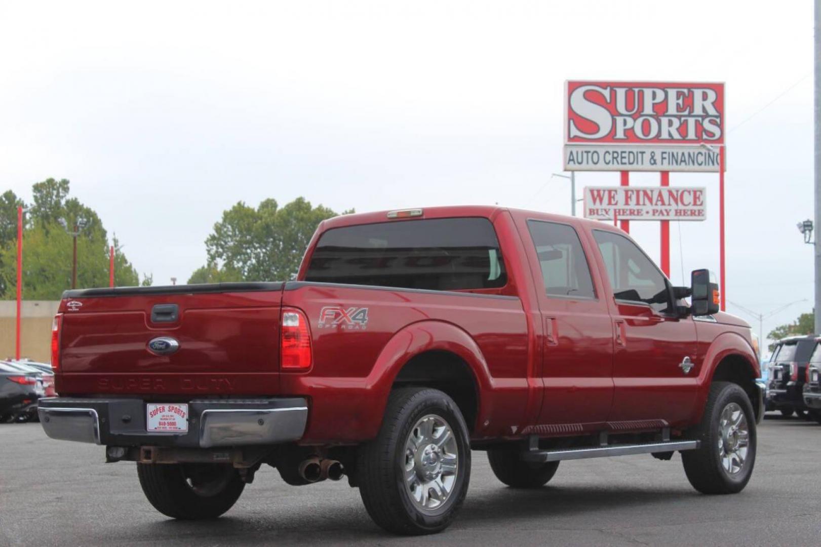 2015 Red Ford F-250 SD King Ranch Crew Cab 4WD (1FT7W2BT3FE) with an 6.7L V8 OHV 16V DIESEL engine, 6-Speed Automatic transmission, located at 4301 NW 39th , Oklahoma City, OK, 73112, (405) 949-5600, 35.512135, -97.598671 - Photo#3