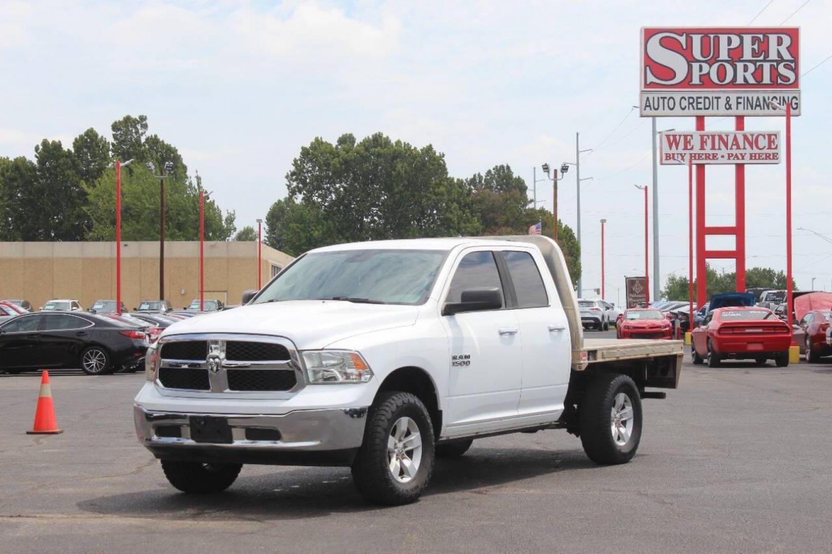 2016 White RAM 1500 SLT Quad Cab 4WD (1C6RR7GG1GS) with an 3.6L V6 DOHC 24V FFV engine, 6A transmission, located at 4301 NW 39th , Oklahoma City, OK, 73112, (405) 949-5600, 35.512135, -97.598671 - NO DRIVERS LICENCE NO-FULL COVERAGE INSURANCE-NO CREDIT CHECK. COME ON OVER TO SUPERSPORTS AND TAKE A LOOK AND TEST DRIVE. PLEASE GIVE US A CALL AT (405) 949-5600. NO LICENSIA DE MANEJAR- NO SEGURO DE COBERTURA TOTAL- NO VERIFICACCION DE CREDITO. POR FAVOR VENGAN A SUPERSPORTS, - Photo#6