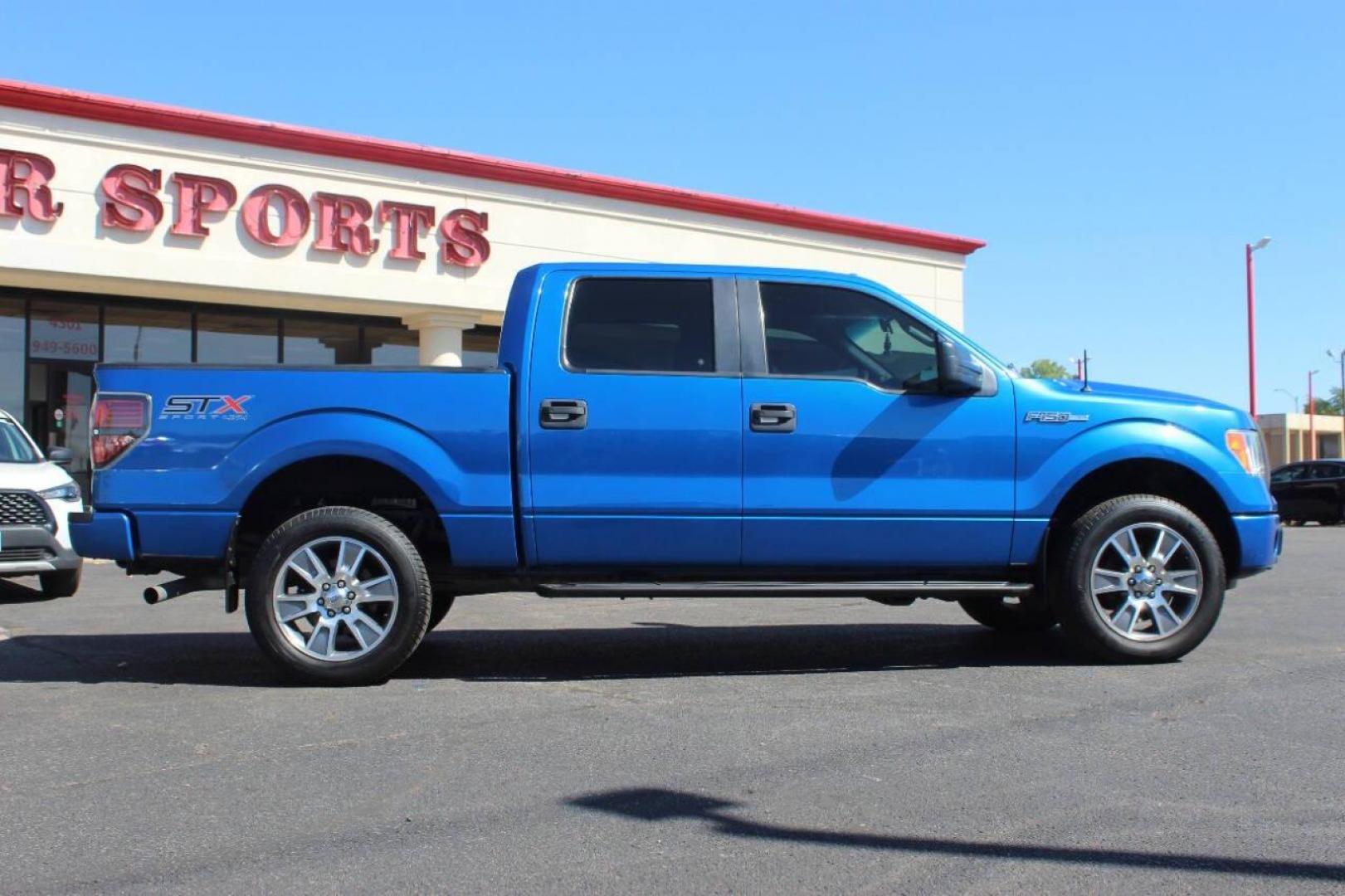 2014 Blue Ford F-150 XL SuperCrew 5.5-ft. Bed 4WD (1FTFW1EF2EK) with an 5.0L V8 engine, 6-Speed Automatic transmission, located at 4301 NW 39th , Oklahoma City, OK, 73112, (405) 949-5600, 35.512135, -97.598671 - NO DRIVERS LICENCE NO-FULL COVERAGE INSURANCE-NO CREDIT CHECK. COME ON OVER TO SUPERSPORTS AND TAKE A LOOK AND TEST DRIVE. PLEASE GIVE US A CALL AT (405) 949-5600. NO LICENSIA DE MANEJAR- NO SEGURO DE COBERTURA TOTAL- NO VERIFICACCION DE CREDITO. POR FAVOR VENGAN A SUPERSPORTS, ECHE UN - Photo#2