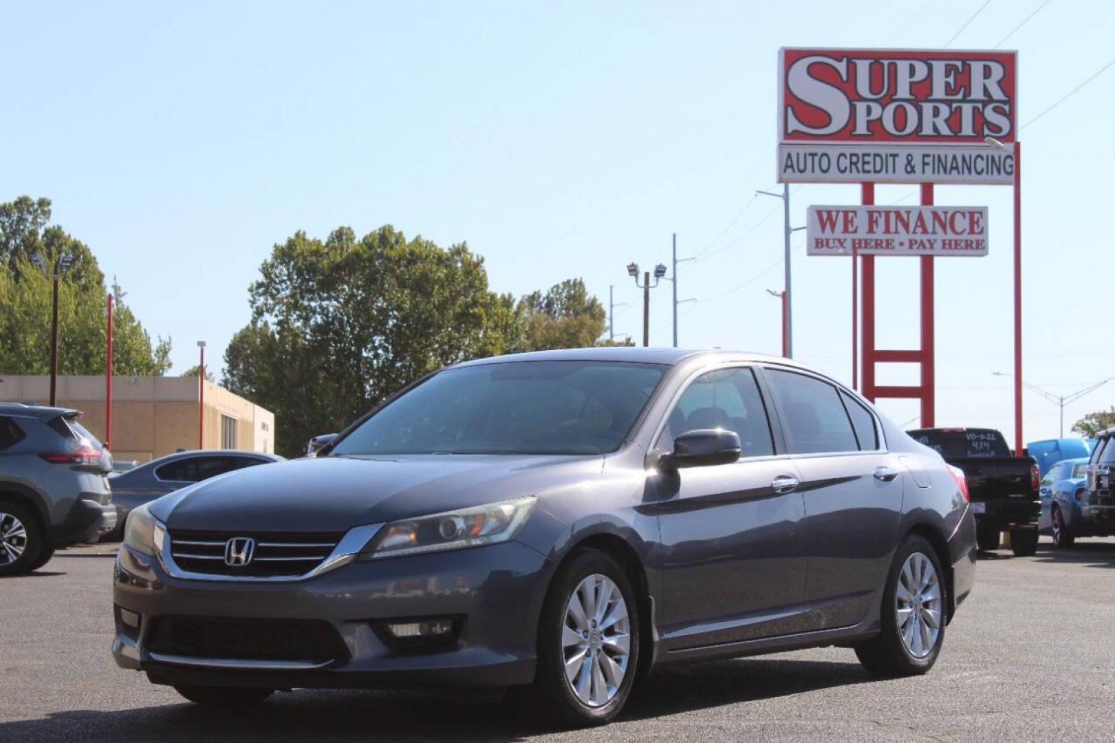 2015 Gray Honda Accord EX Sedan CVT (1HGCR2F7XFA) with an 2.4L L4 DOHC 16V engine, Continuously Variable Transmission transmission, located at 4301 NW 39th , Oklahoma City, OK, 73112, (405) 949-5600, 35.512135, -97.598671 - Photo#6