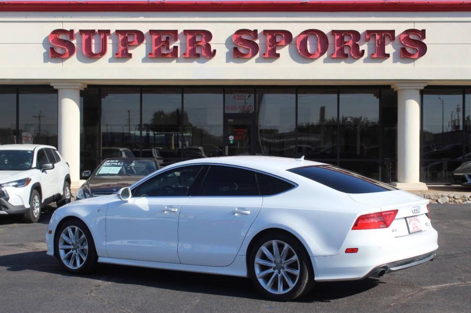 2014 White Audi A7 3.0T Premium quattro (WAU2GAFC1EN) with an 3.0L V6 DOHC 24V TURBO DIESEL engine, 8-Speed Automatic transmission, located at 4301 NW 39th , Oklahoma City, OK, 73112, (405) 949-5600, 35.512135, -97.598671 - NO DRIVERS LICENCE NO-FULL COVERAGE INSURANCE-NO CREDIT CHECK. COME ON OVER TO SUPERSPORTS AND TAKE A LOOK AND TEST DRIVE. PLEASE GIVE US A CALL AT (405) 949-5600. NO LICENSIA DE MANEJAR- NO SEGURO DE COBERTURA TOTAL- NO VERIFICACCION DE CREDITO. POR FAVOR VENGAN A SUPERSPORTS, ECHE UN - Photo#4