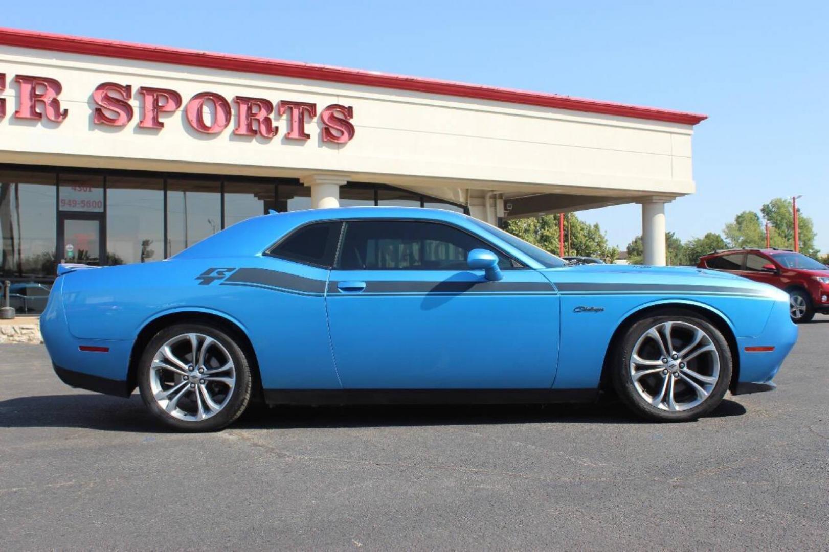 2016 Blue Dodge Challenger R/T Plus (2C3CDZBT4GH) with an 5.7L V8 OHV 16V engine, Automatic 8-Speed transmission, located at 4301 NW 39th , Oklahoma City, OK, 73112, (405) 949-5600, 35.512135, -97.598671 - NO DRIVERS LICENCE NO-FULL COVERAGE INSURANCE-NO CREDIT CHECK. COME ON OVER TO SUPERSPORTS AND TAKE A LOOK AND TEST DRIVE. PLEASE GIVE US A CALL AT (405) 949-5600. NO LICENSIA DE MANEJAR- NO SEGURO DE COBERTURA TOTAL- NO VERIFICACCION DE CREDITO. POR FAVOR VENGAN A SUPERSPORTS, ECHE UN - Photo#2