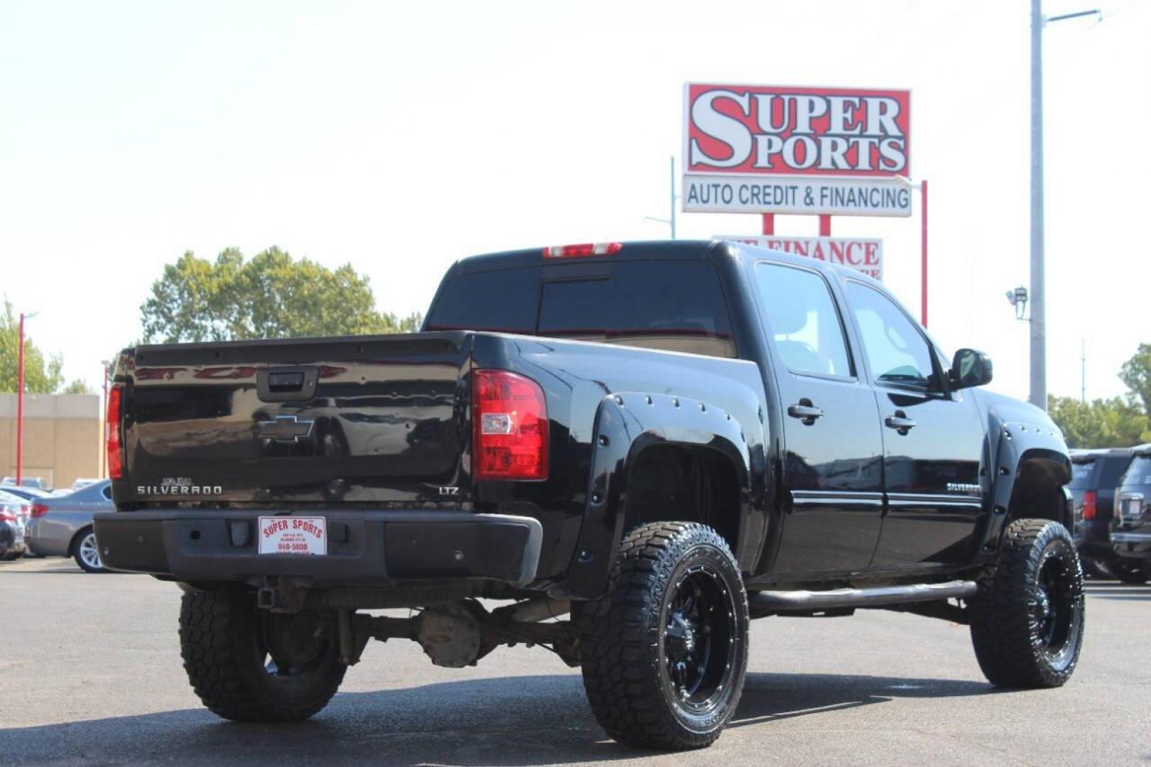 2010 Black Chevrolet Silverado 1500 LTZ Crew Cab 4WD (3GCRKTE34AG) with an 5.3L V8 OHV 16V FFV engine, 4-Speed Automatic transmission, located at 4301 NW 39th , Oklahoma City, OK, 73112, (405) 949-5600, 35.512135, -97.598671 - NO DRIVERS LICENCE NO-FULL COVERAGE INSURANCE-NO CREDIT CHECK. COME ON OVER TO SUPERSPORTS AND TAKE A LOOK AND TEST DRIVE. PLEASE GIVE US A CALL AT (405) 949-5600. NO LICENSIA DE MANEJAR- NO SEGURO DE COBERTURA TOTAL- NO VERIFICACCION DE CREDITO. POR FAVOR VENGAN A SUPERSPORTS, ECHE UN - Photo#3