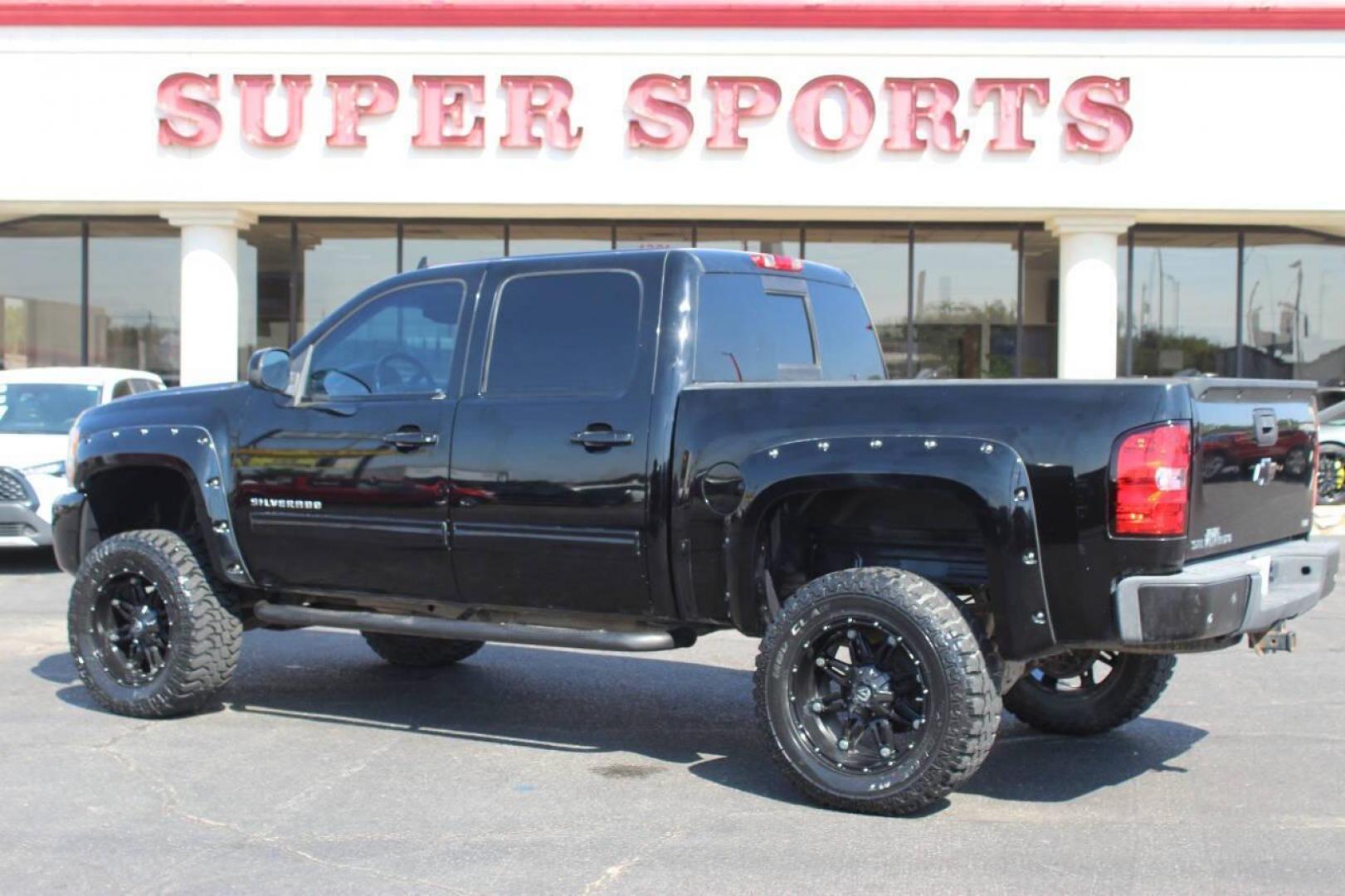 2010 Black Chevrolet Silverado 1500 LTZ Crew Cab 4WD (3GCRKTE34AG) with an 5.3L V8 OHV 16V FFV engine, 4-Speed Automatic transmission, located at 4301 NW 39th , Oklahoma City, OK, 73112, (405) 949-5600, 35.512135, -97.598671 - NO DRIVERS LICENCE NO-FULL COVERAGE INSURANCE-NO CREDIT CHECK. COME ON OVER TO SUPERSPORTS AND TAKE A LOOK AND TEST DRIVE. PLEASE GIVE US A CALL AT (405) 949-5600. NO LICENSIA DE MANEJAR- NO SEGURO DE COBERTURA TOTAL- NO VERIFICACCION DE CREDITO. POR FAVOR VENGAN A SUPERSPORTS, ECHE UN - Photo#4