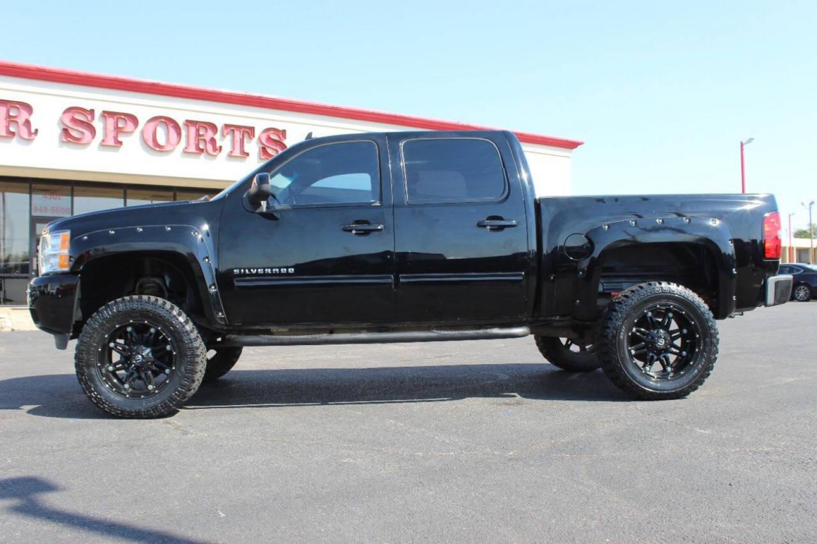 2010 Black Chevrolet Silverado 1500 LTZ Crew Cab 4WD (3GCRKTE34AG) with an 5.3L V8 OHV 16V FFV engine, 4-Speed Automatic transmission, located at 4301 NW 39th , Oklahoma City, OK, 73112, (405) 949-5600, 35.512135, -97.598671 - NO DRIVERS LICENCE NO-FULL COVERAGE INSURANCE-NO CREDIT CHECK. COME ON OVER TO SUPERSPORTS AND TAKE A LOOK AND TEST DRIVE. PLEASE GIVE US A CALL AT (405) 949-5600. NO LICENSIA DE MANEJAR- NO SEGURO DE COBERTURA TOTAL- NO VERIFICACCION DE CREDITO. POR FAVOR VENGAN A SUPERSPORTS, ECHE UN - Photo#5