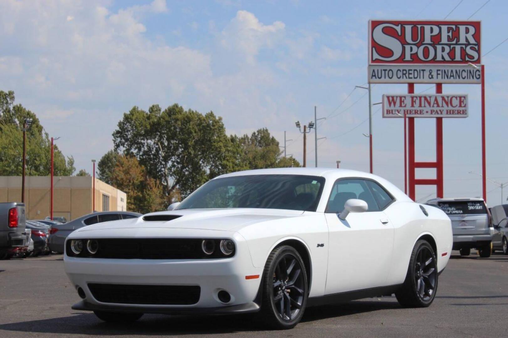 2023 White Dodge Challenger R/T Plus (2C3CDZBT7PH) with an 5.7L V8 OHV 16V engine, 6A transmission, located at 4301 NW 39th , Oklahoma City, OK, 73112, (405) 949-5600, 35.512135, -97.598671 - NO DRIVERS LICENCE NO-FULL COVERAGE INSURANCE-NO CREDIT CHECK. COME ON OVER TO SUPERSPORTS AND TAKE A LOOK AND TEST DRIVE. PLEASE GIVE US A CALL AT (405) 949-5600. NO LICENSIA DE MANEJAR- NO SEGURO DE COBERTURA TOTAL- NO VERIFICACCION DE CREDITO. POR FAVOR VENGAN A SUPERSPORTS, ECHE UN - Photo#6