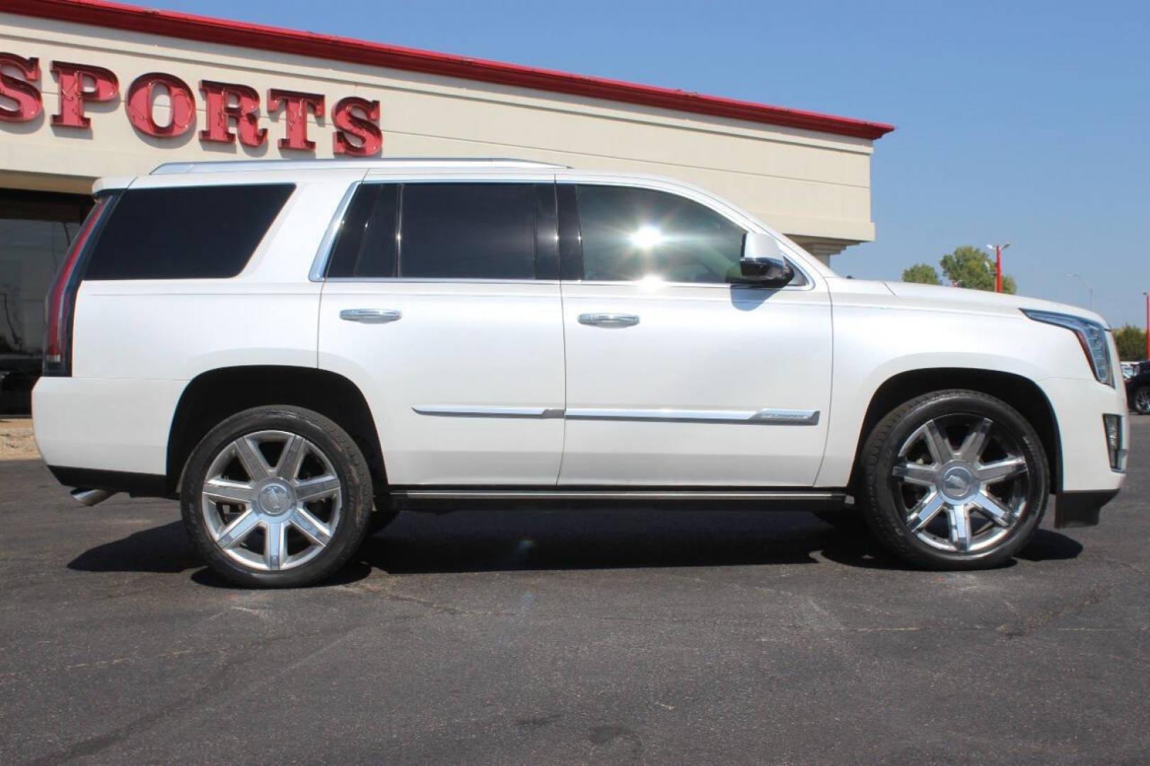 2016 White Cadillac Escalade Premium 4WD (1GYS4CKJXGR) with an 6.2L V8 OHV 16V FFV engine, 6A transmission, located at 4301 NW 39th , Oklahoma City, OK, 73112, (405) 949-5600, 35.512135, -97.598671 - NO DRIVERS LICENCE NO-FULL COVERAGE INSURANCE-NO CREDIT CHECK. COME ON OVER TO SUPERSPORTS AND TAKE A LOOK AND TEST DRIVE. PLEASE GIVE US A CALL AT (405) 949-5600. NO LICENSIA DE MANEJAR- NO SEGURO DE COBERTURA TOTAL- NO VERIFICACCION DE CREDITO. POR FAVOR VENGAN A SUPERSPORTS, ECHE UN - Photo#2