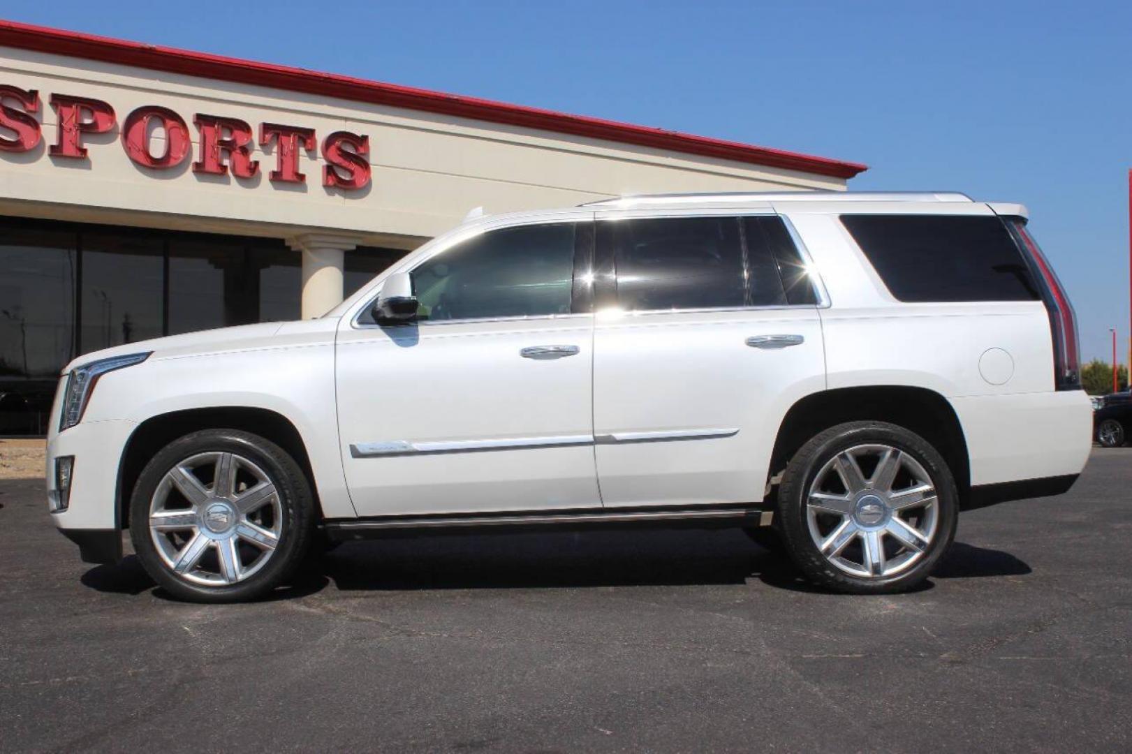 2016 White Cadillac Escalade Premium 4WD (1GYS4CKJXGR) with an 6.2L V8 OHV 16V FFV engine, 6A transmission, located at 4301 NW 39th , Oklahoma City, OK, 73112, (405) 949-5600, 35.512135, -97.598671 - NO DRIVERS LICENCE NO-FULL COVERAGE INSURANCE-NO CREDIT CHECK. COME ON OVER TO SUPERSPORTS AND TAKE A LOOK AND TEST DRIVE. PLEASE GIVE US A CALL AT (405) 949-5600. NO LICENSIA DE MANEJAR- NO SEGURO DE COBERTURA TOTAL- NO VERIFICACCION DE CREDITO. POR FAVOR VENGAN A SUPERSPORTS, ECHE UN - Photo#5