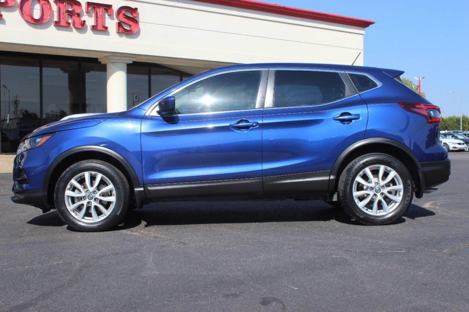 2020 Blue Nissan Rogue Sport S (JN1BJ1CV3LW) with an 2.0L L4 DOHC 16V engine, CVT transmission, located at 4301 NW 39th , Oklahoma City, OK, 73112, (405) 949-5600, 35.512135, -97.598671 - NO DRIVERS LICENCE NO-FULL COVERAGE INSURANCE-NO CREDIT CHECK. COME ON OVER TO SUPERSPORTS AND TAKE A LOOK AND TEST DRIVE. PLEASE GIVE US A CALL AT (405) 949-5600. NO LICENSIA DE MANEJAR- NO SEGURO DE COBERTURA TOTAL- NO VERIFICACCION DE CREDITO. POR FAVOR VENGAN A SUPERSPORTS, ECHE UN - Photo#5