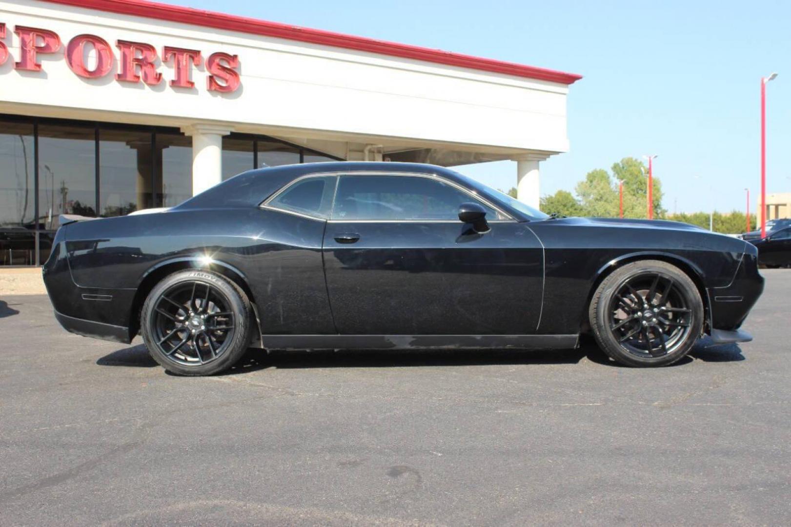 2020 Black Dodge Challenger SXT (2C3CDZAGXLH) with an 3.6L V6 DOHC 24V engine, 8A transmission, located at 4301 NW 39th , Oklahoma City, OK, 73112, (405) 949-5600, 35.512135, -97.598671 - NO DRIVERS LICENCE NO-FULL COVERAGE INSURANCE-NO CREDIT CHECK. COME ON OVER TO SUPERSPORTS AND TAKE A LOOK AND TEST DRIVE. PLEASE GIVE US A CALL AT (405) 949-5600. NO LICENSIA DE MANEJAR- NO SEGURO DE COBERTURA TOTAL- NO VERIFICACCION DE CREDITO. POR FAVOR VENGAN A SUPERSPORTS, ECHE UN - Photo#2