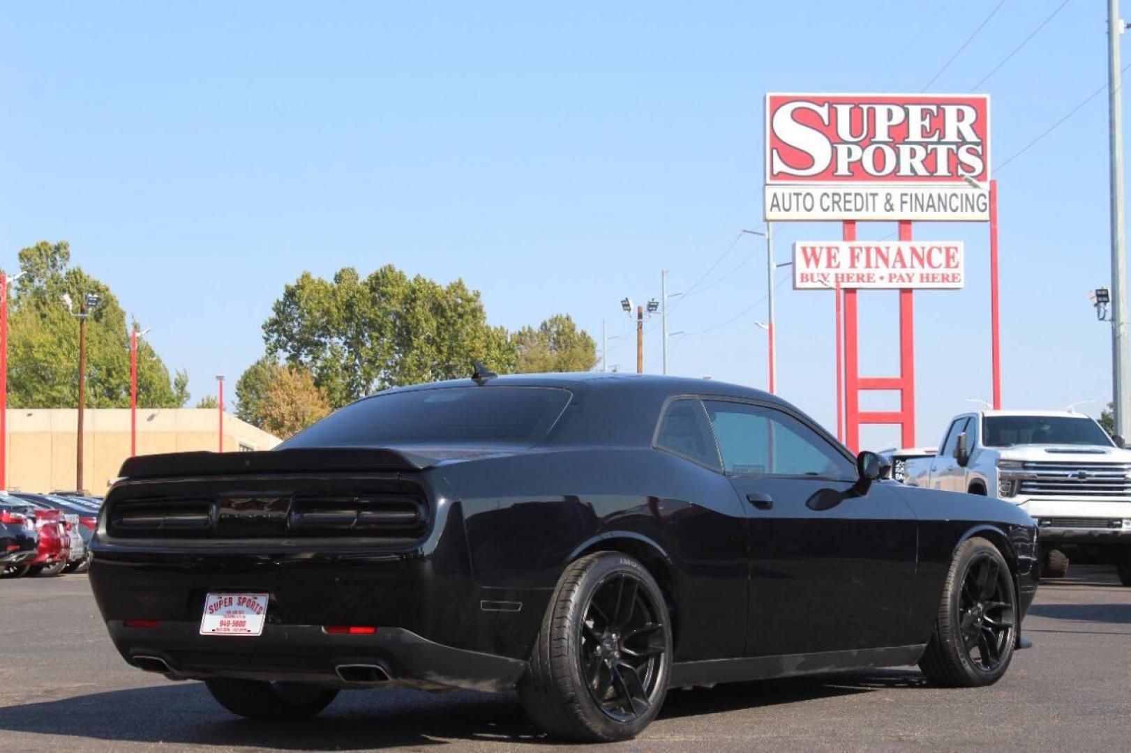 2020 Black Dodge Challenger SXT (2C3CDZAGXLH) with an 3.6L V6 DOHC 24V engine, 8A transmission, located at 4301 NW 39th , Oklahoma City, OK, 73112, (405) 949-5600, 35.512135, -97.598671 - NO DRIVERS LICENCE NO-FULL COVERAGE INSURANCE-NO CREDIT CHECK. COME ON OVER TO SUPERSPORTS AND TAKE A LOOK AND TEST DRIVE. PLEASE GIVE US A CALL AT (405) 949-5600. NO LICENSIA DE MANEJAR- NO SEGURO DE COBERTURA TOTAL- NO VERIFICACCION DE CREDITO. POR FAVOR VENGAN A SUPERSPORTS, ECHE UN - Photo#3